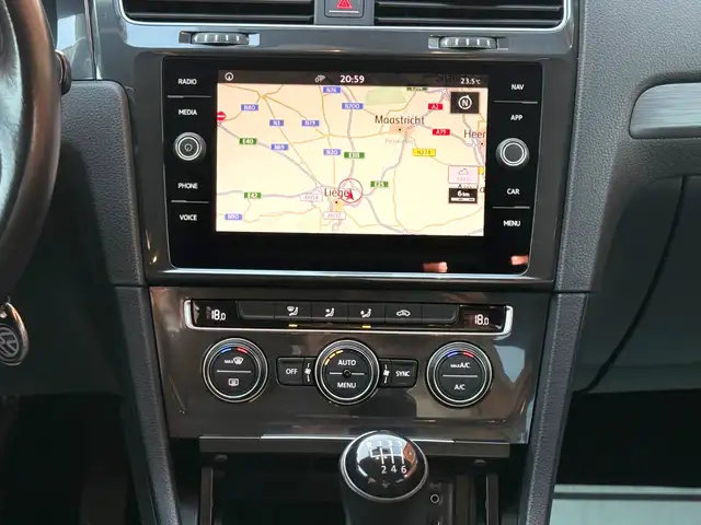 Volkswagen Golf view 21