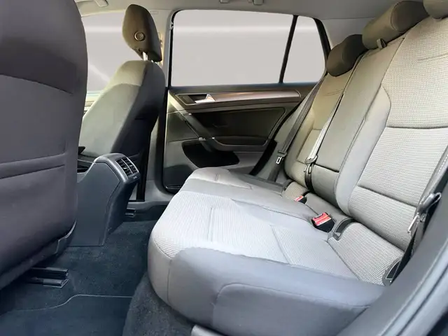 Volkswagen Golf view 22