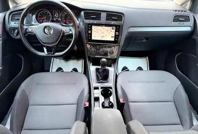 Volkswagen Golf view 14