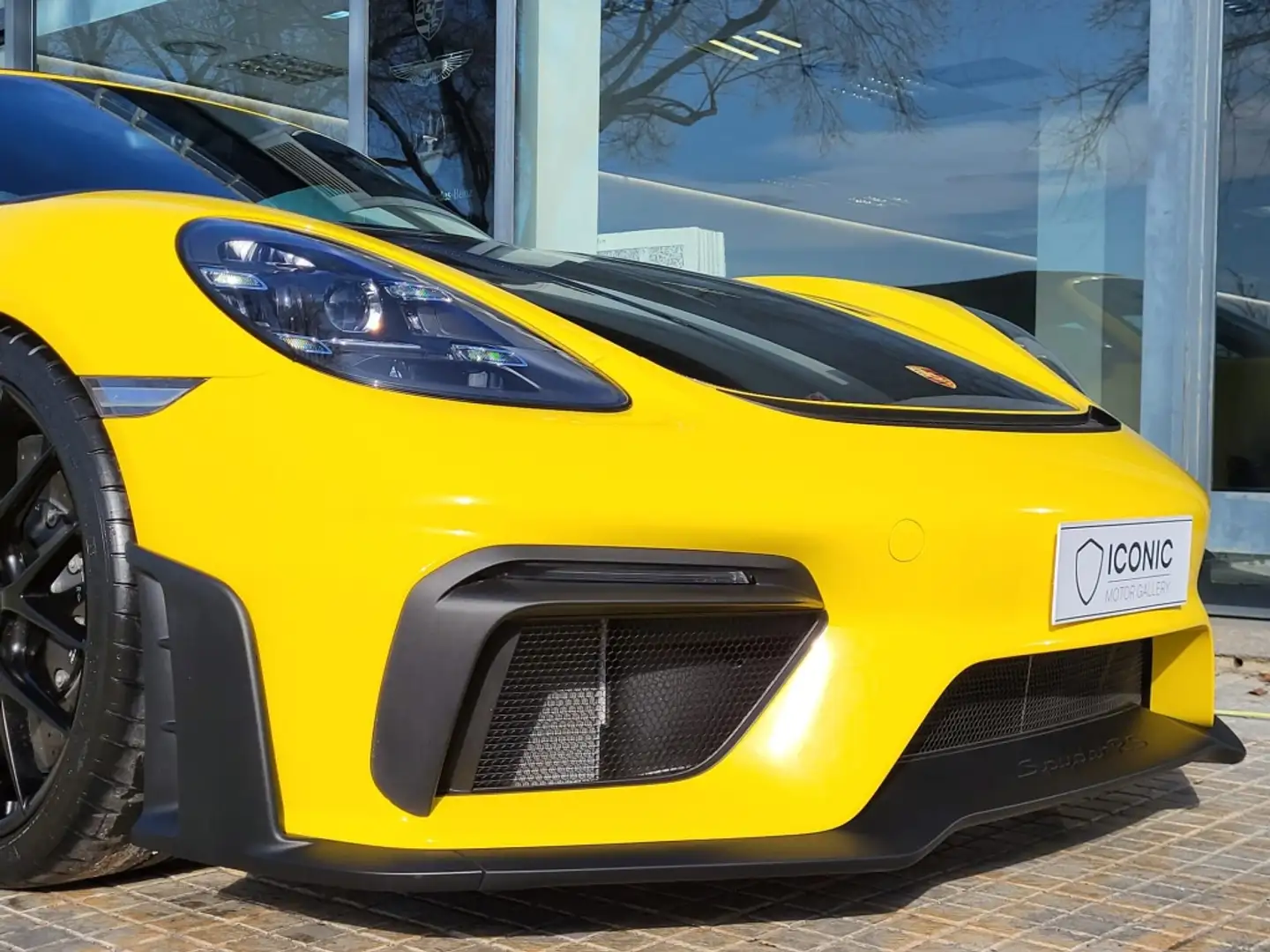 Porsche 718 Spyder RS PDK Amarillo - 2