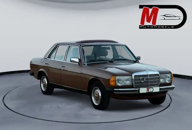 Mercedes-Benz 240 Diesel*Original Zustand* H-Kennzeichen*