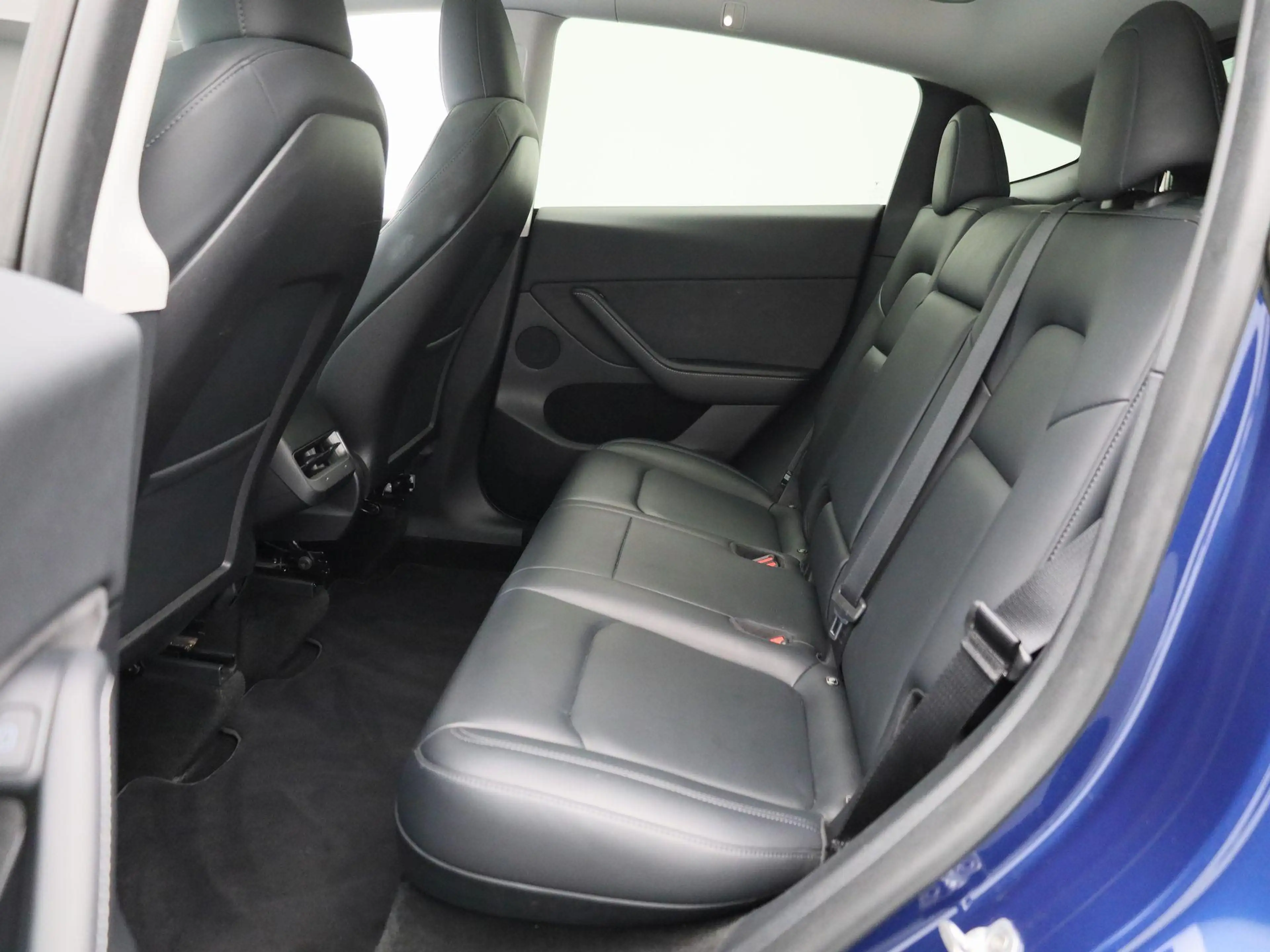 Tesla Model Y LONG RANGE AWD 75 KWH VERWACHT !! | PANORAMADAK | — photo 11