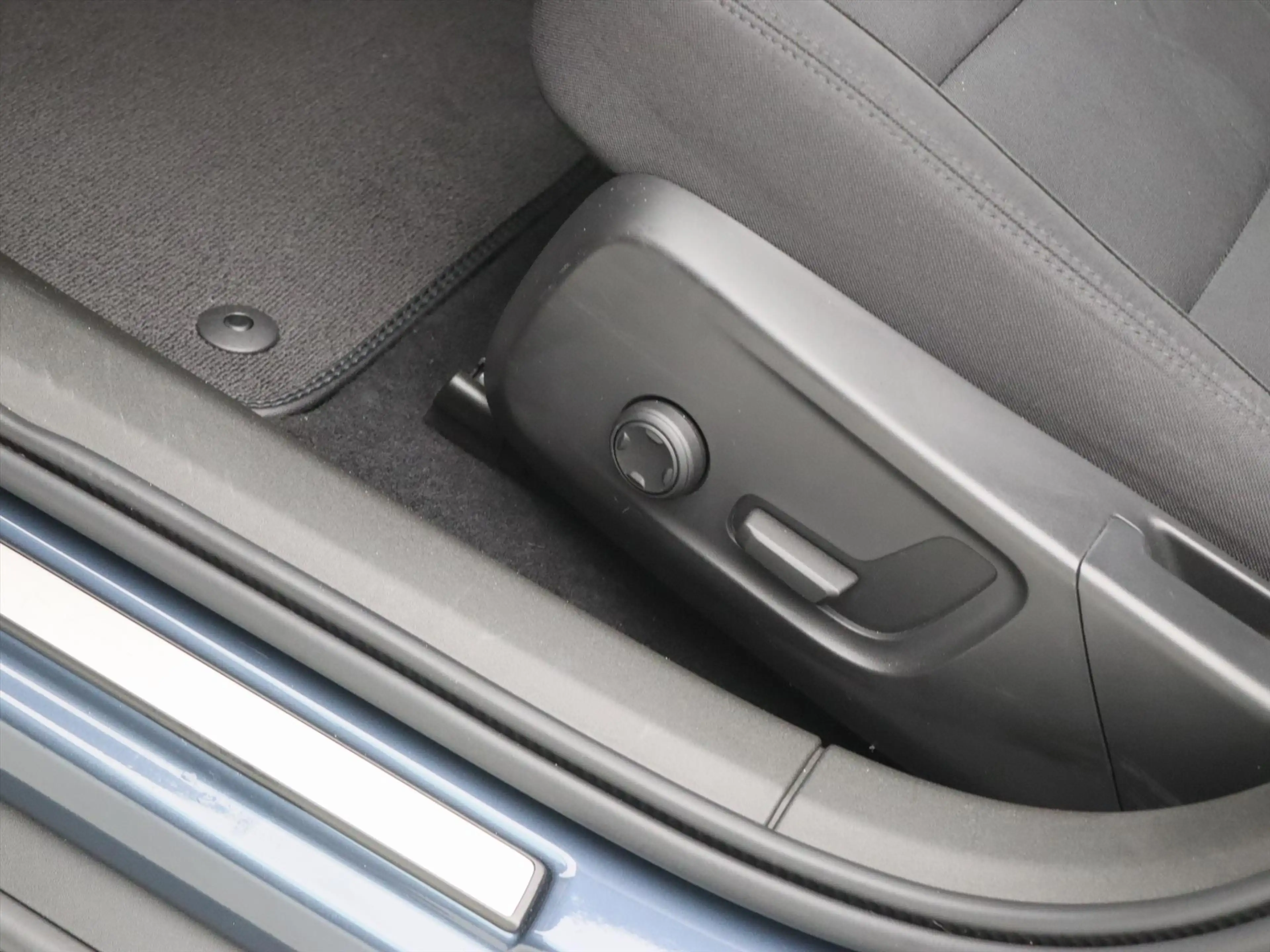 Polestar 2 170kW Long Range Single Motor 91,59% SoH [ WARMTEP — photo 19
