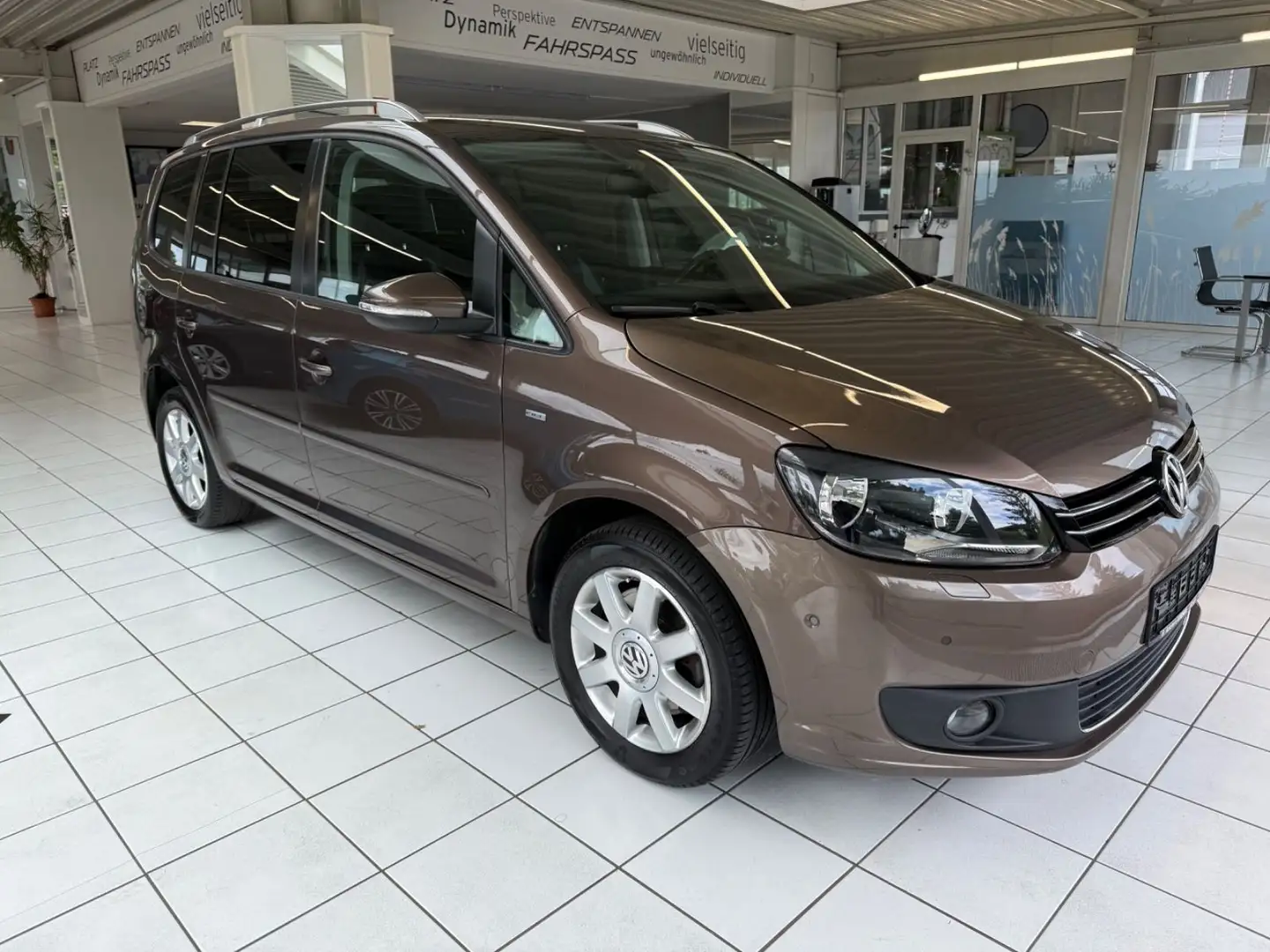 Volkswagen Touran Life BMT,DSG,7-Sitzer,Navi,Sitzheizung,Te Brun - 1