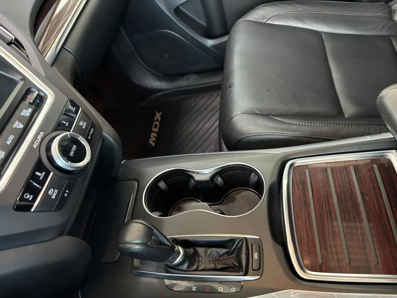 Acura MDX снимка Acura MDX