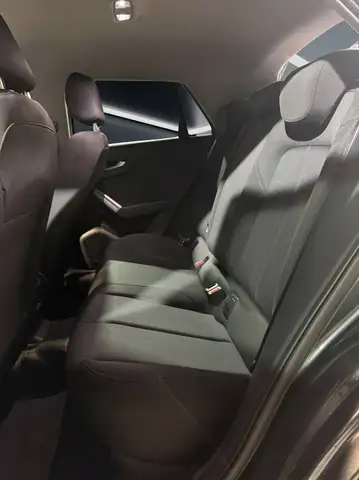 Audi Q2 view 13