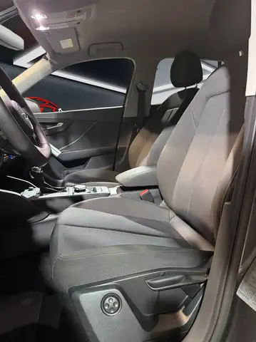 Audi Q2 view 12
