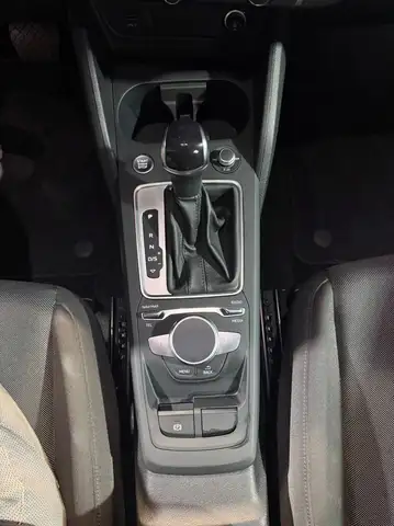 Audi Q2 view 8