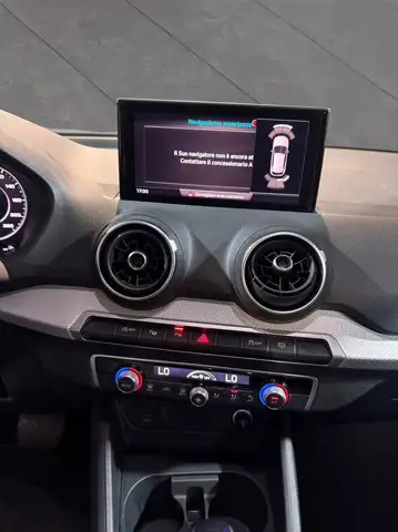 Audi Q2 view 11