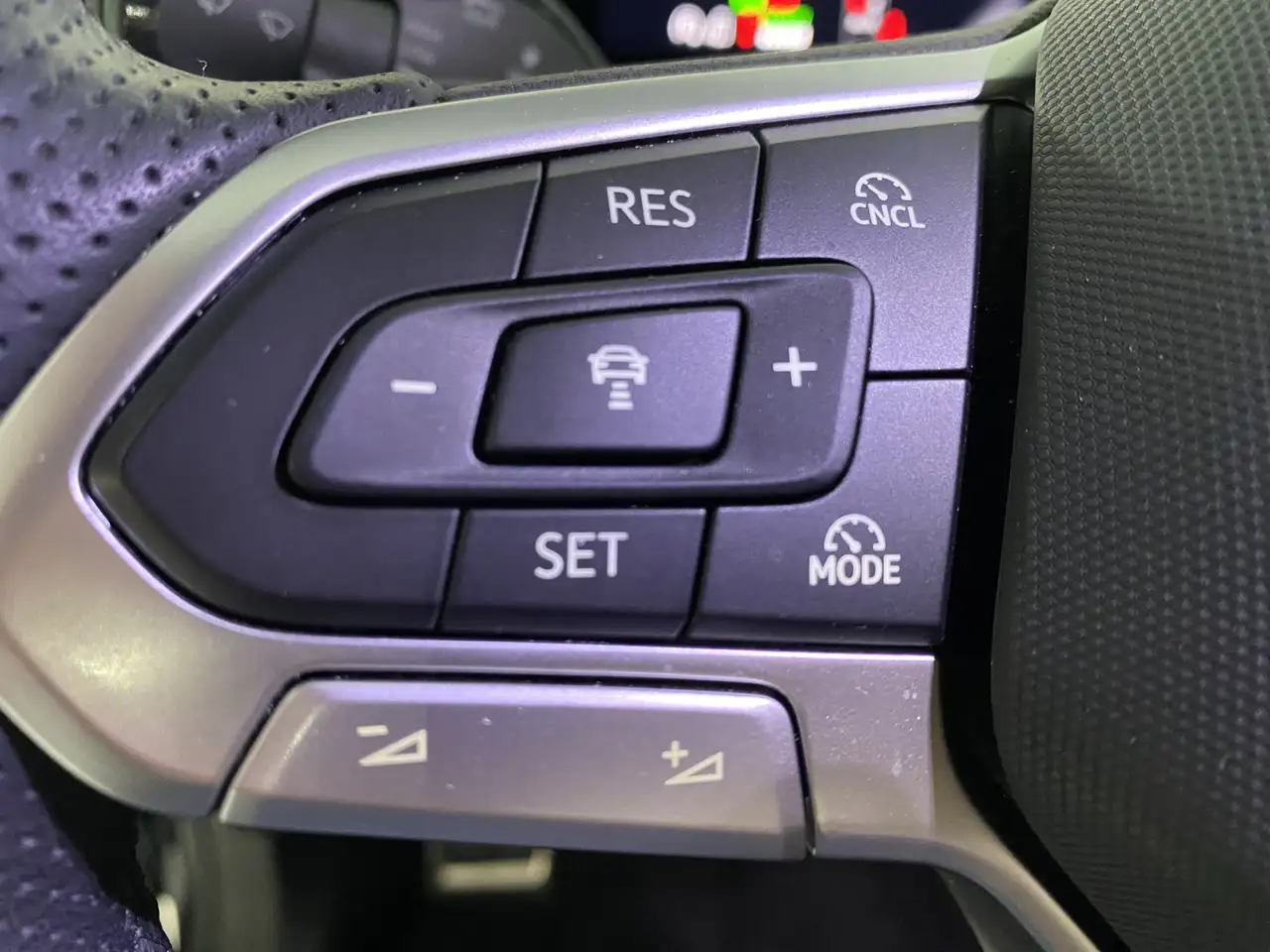 Volkswagen Tiguan 1.5 eHybrid R-Line Edition 272 PK Black-Style Pano, миниатюра 22