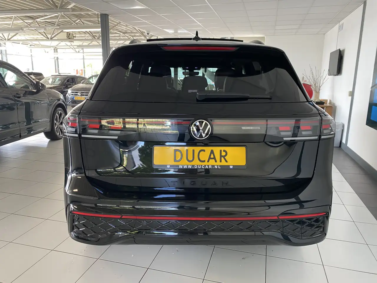 Volkswagen Tiguan 1.5 eHybrid R-Line Edition 272 PK Black-Style Pano, миниатюра 3