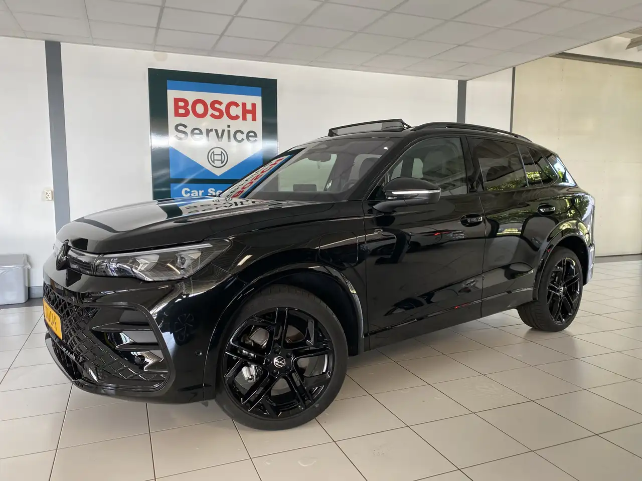 Volkswagen Tiguan 1.5 eHybrid R-Line Edition 272 PK Black-Style Pano