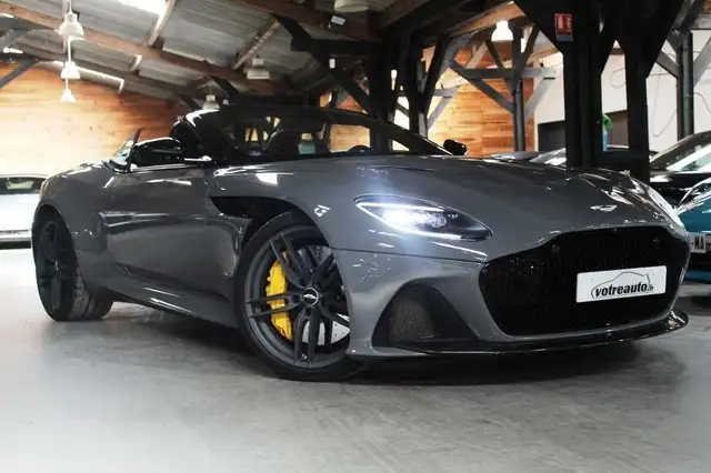 Aston Martin DBS SUPERLEGGERA 5.2 V12 725