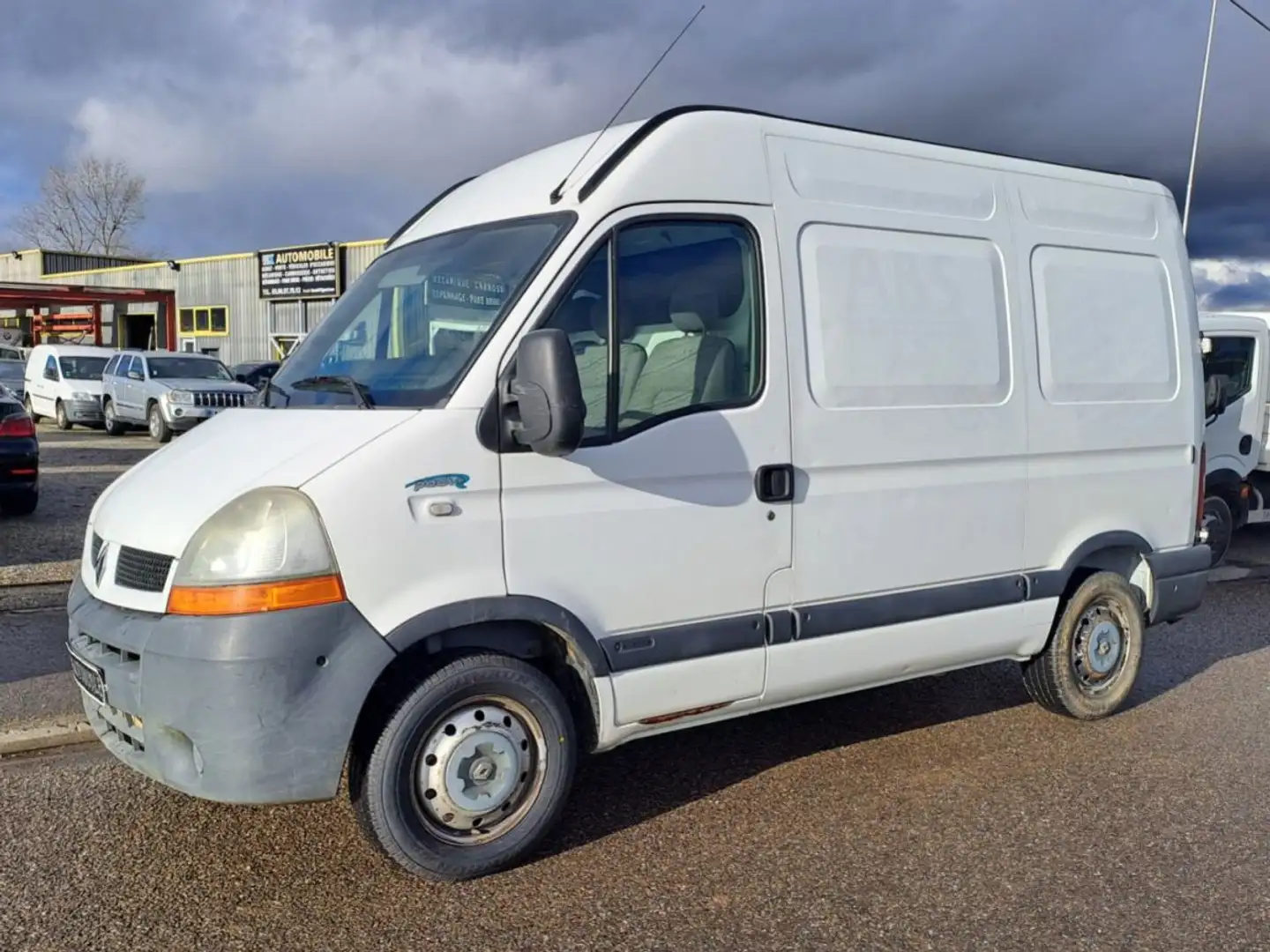Renault Master II Phase 2 L1H2 3.3T 2.5 dCi Fourgon 100 cv Blanc - 1