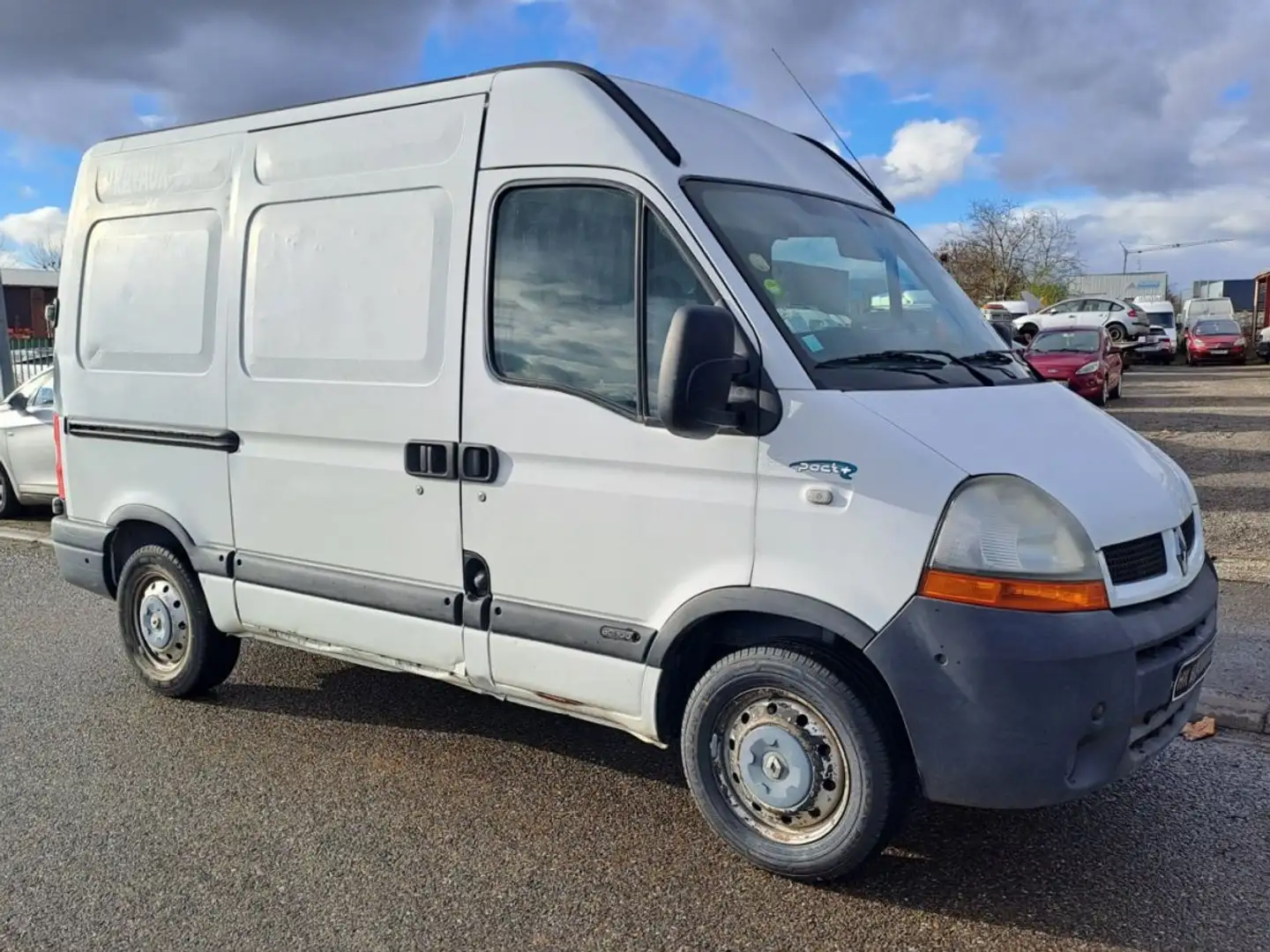 Renault Master II Phase 2 L1H2 3.3T 2.5 dCi Fourgon 100 cv Blanc - 2