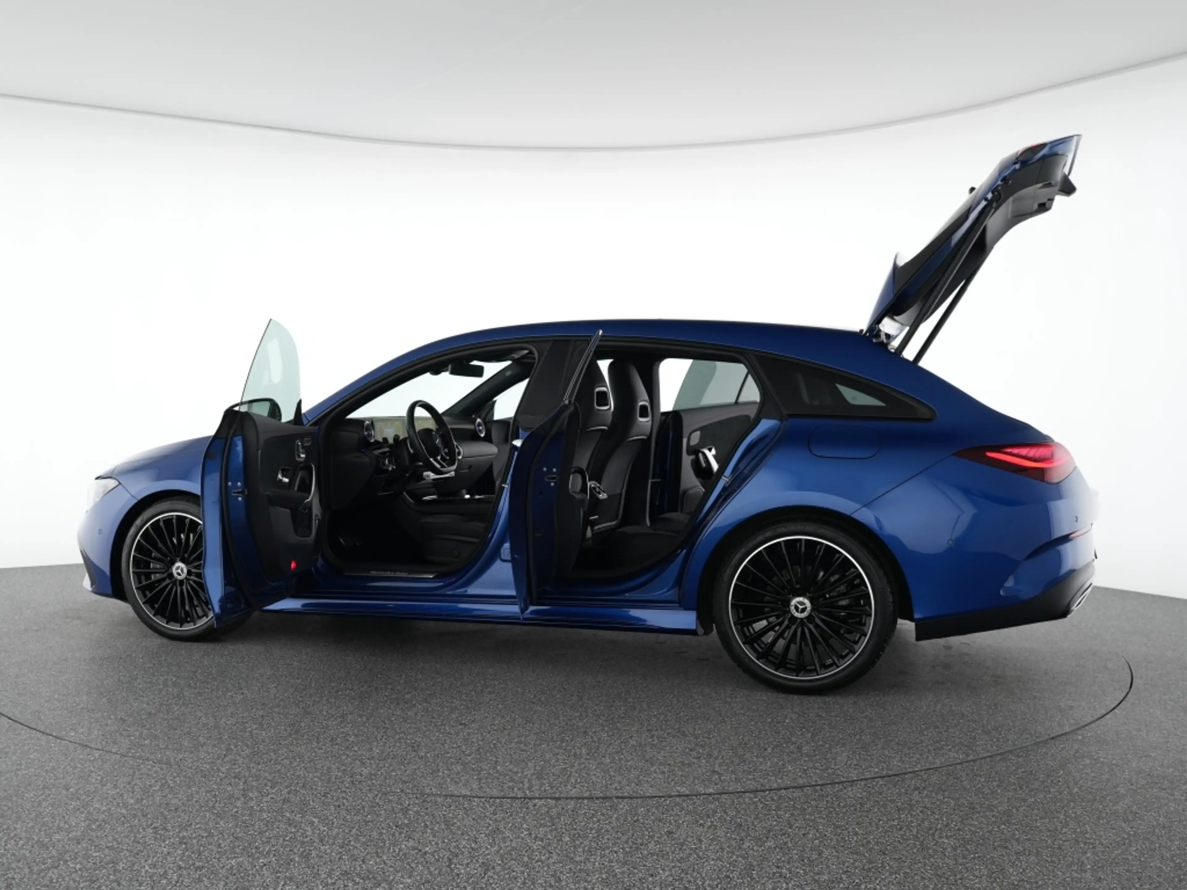 Mercedes-Benz CLA 200 SB AMG Premium Night Pano Multibeam 360° — photo 14