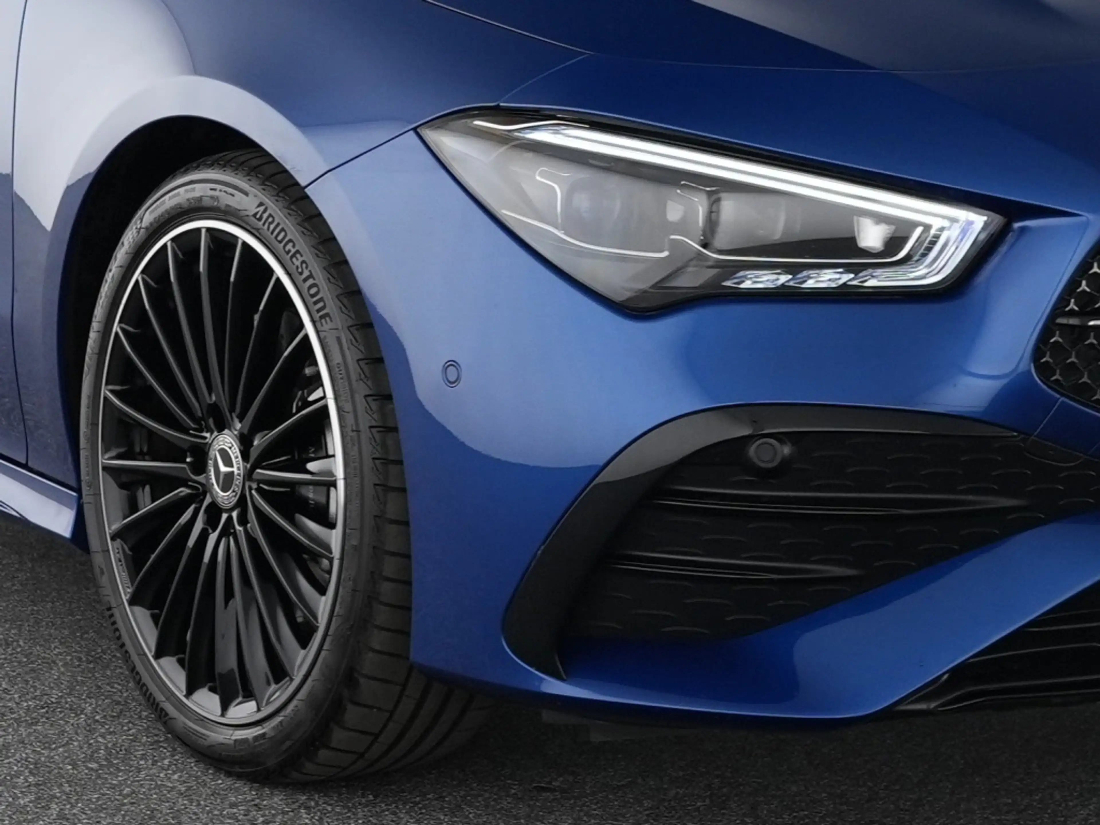 Mercedes-Benz CLA 200 SB AMG Premium Night Pano Multibeam 360° — photo 7
