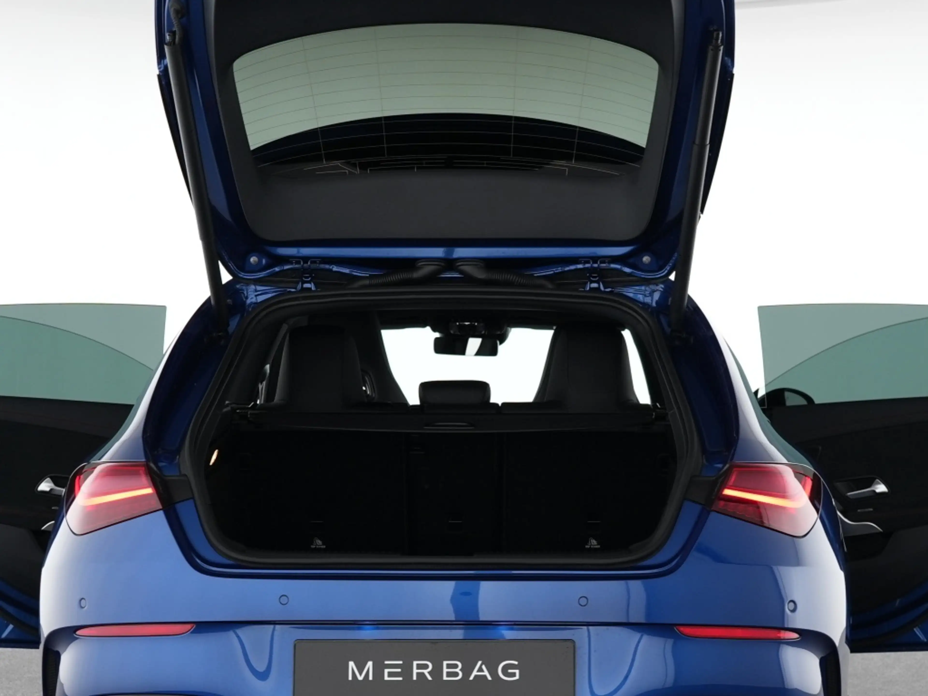 Mercedes-Benz CLA 200 SB AMG Premium Night Pano Multibeam 360° — photo 15