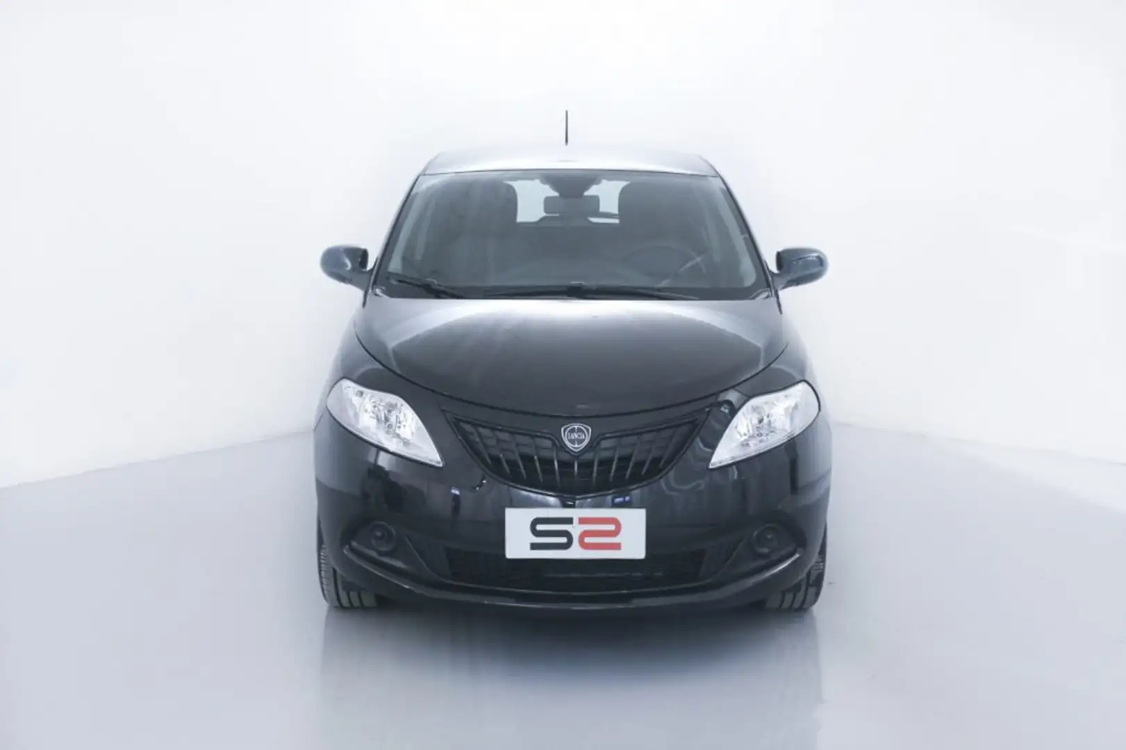 Lancia Ypsilon 1.0 FireFly 5 porte S&S Hybrid Silver NEOPATENTATI Nero - 2
