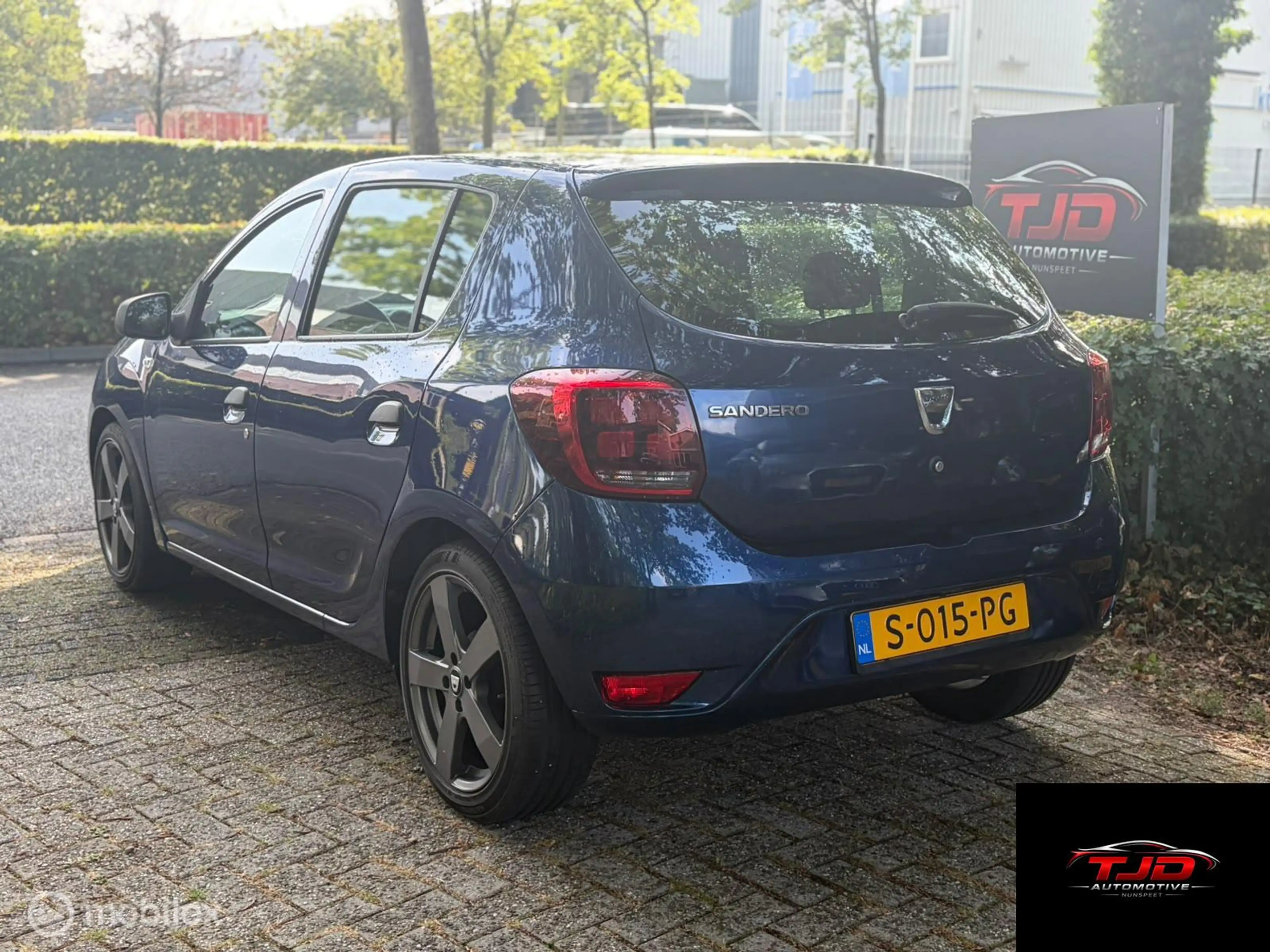 Dacia Sandero 1.0 SCe Laureate — photo 2