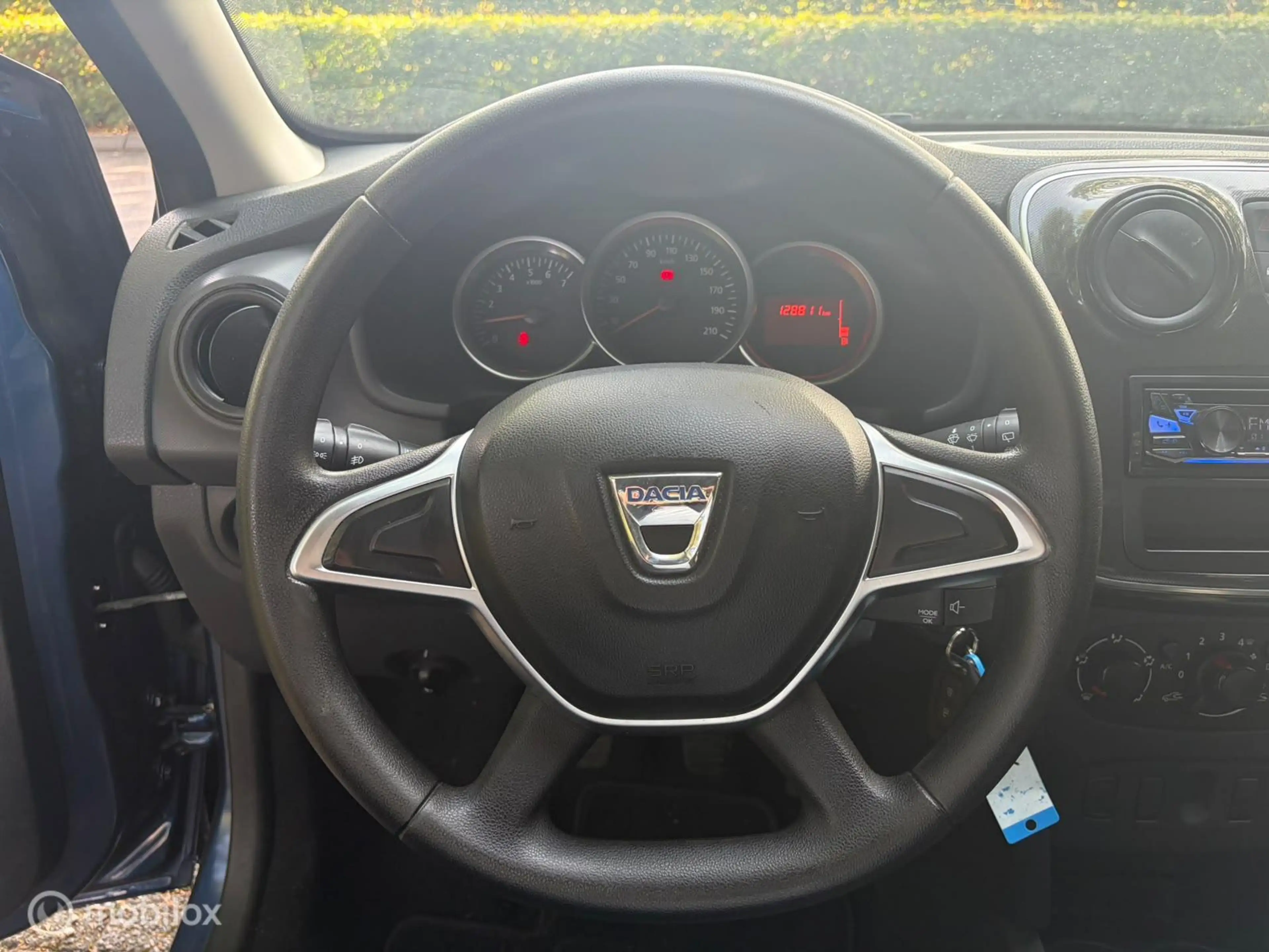 Dacia Sandero 1.0 SCe Laureate — photo 5