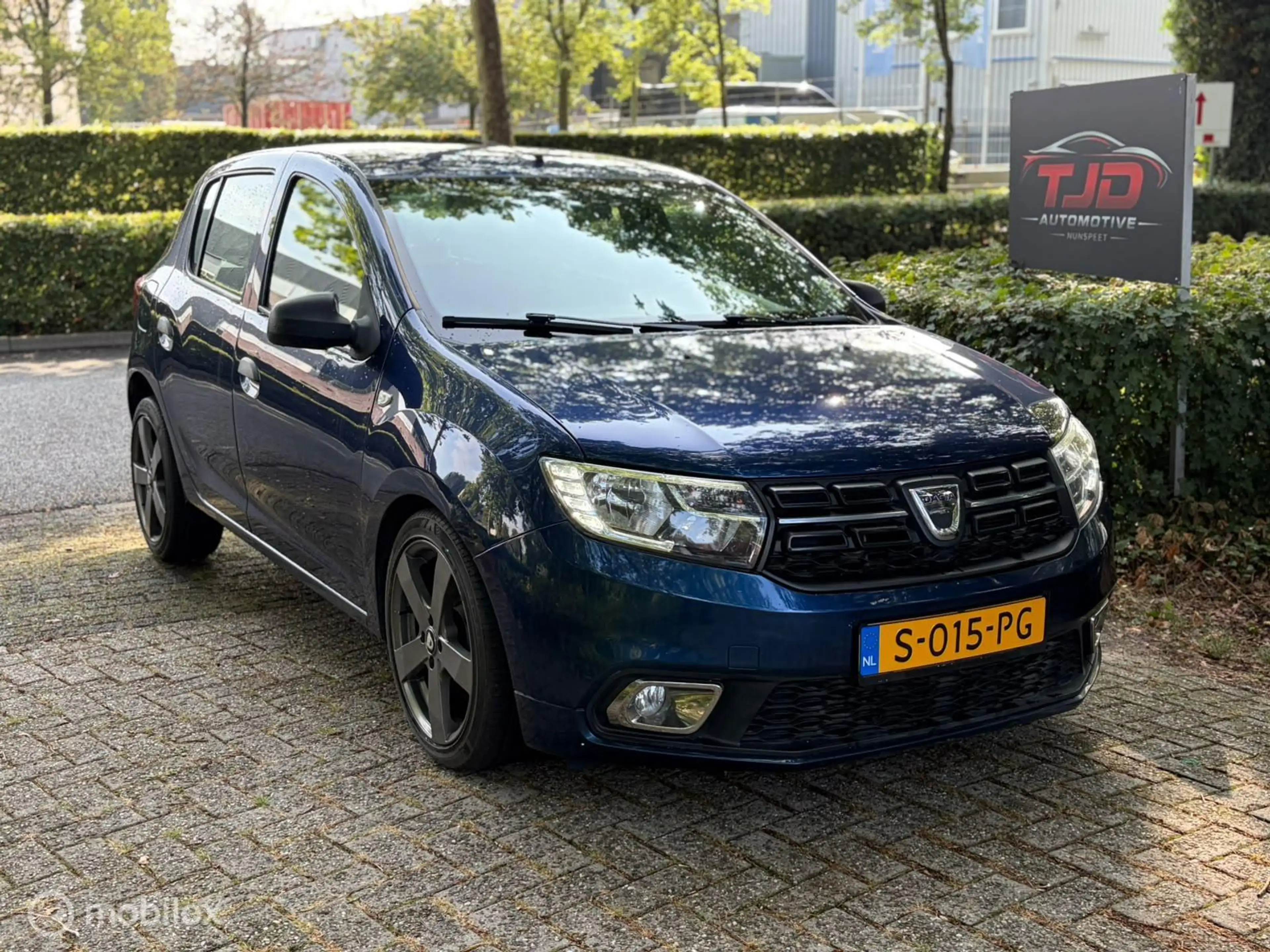 Dacia Sandero 1.0 SCe Laureate — photo 3