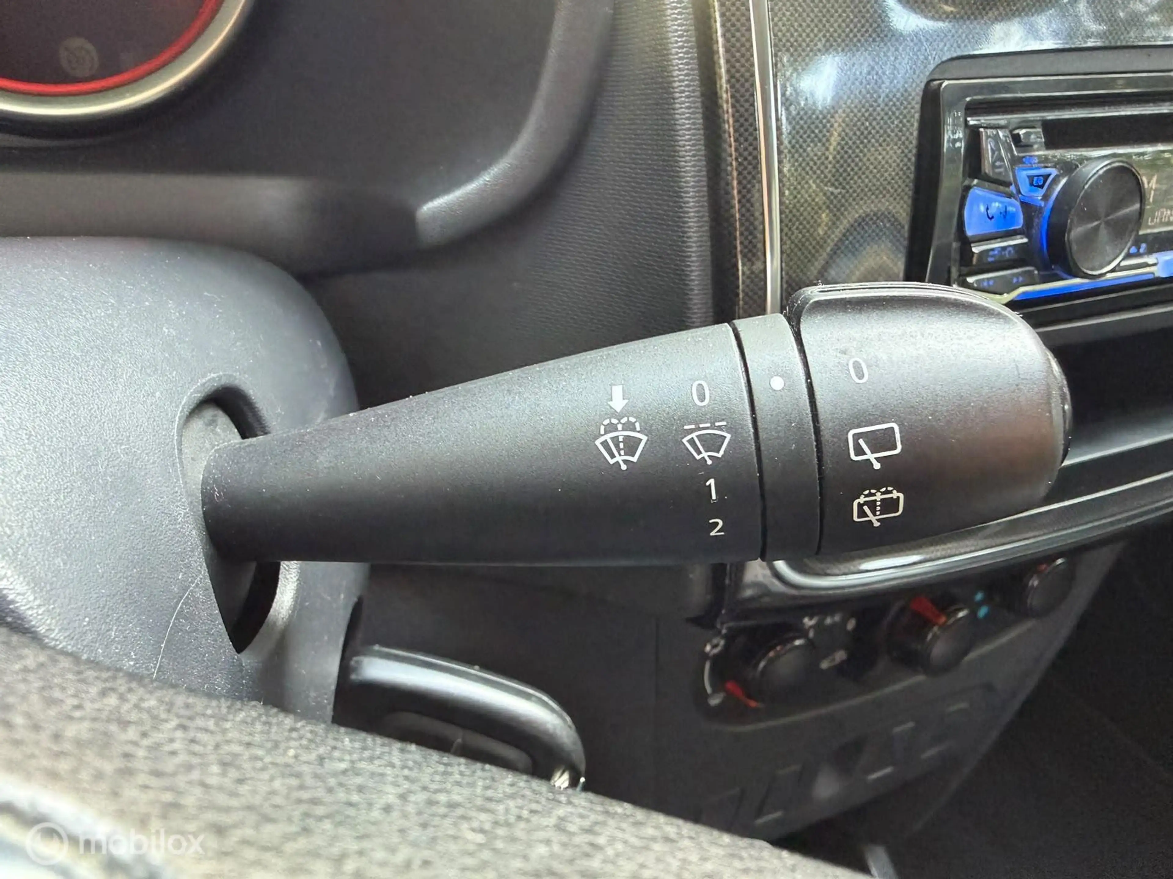 Dacia Sandero 1.0 SCe Laureate — photo 7