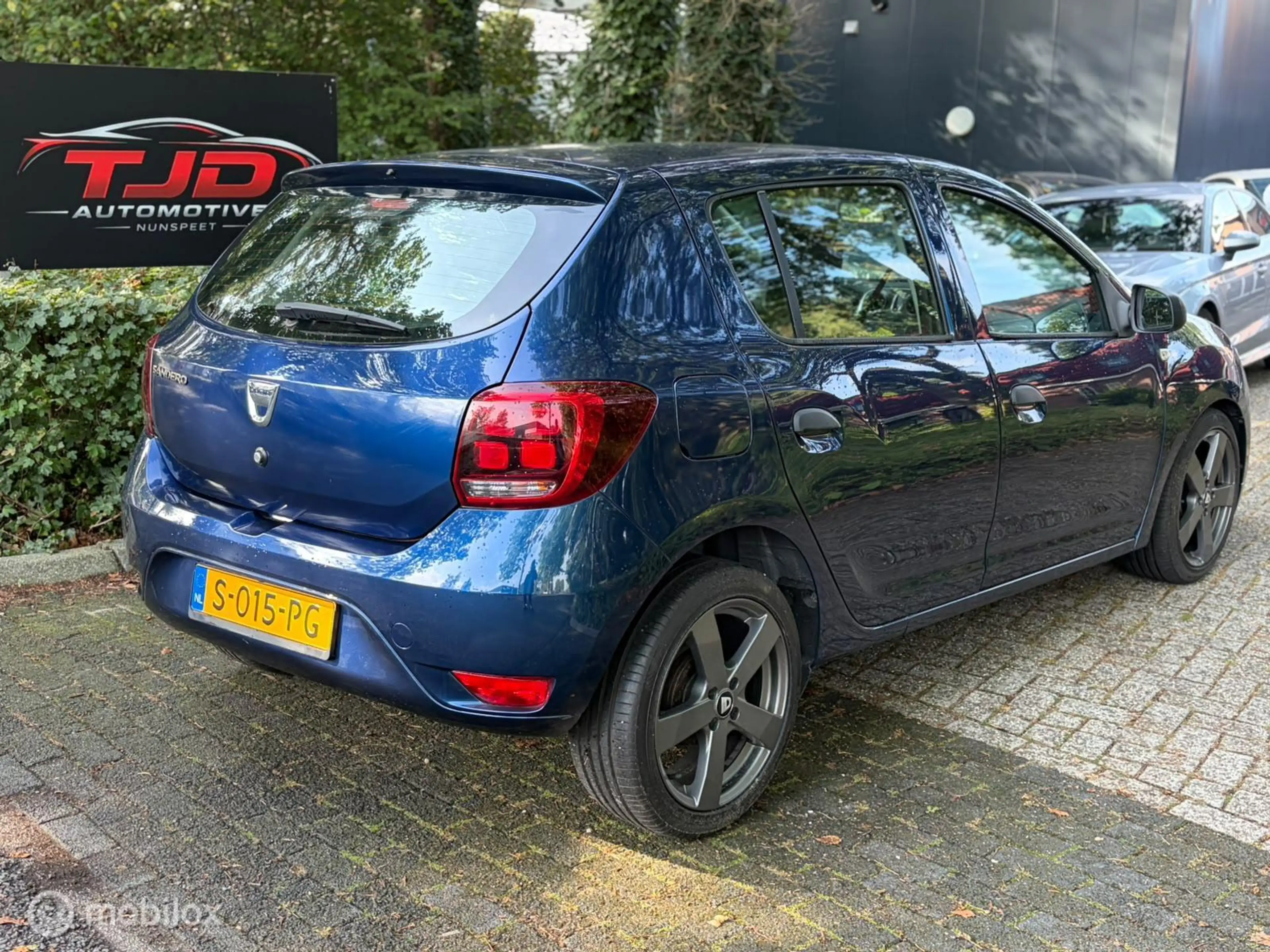 Dacia Sandero 1.0 SCe Laureate — photo 4