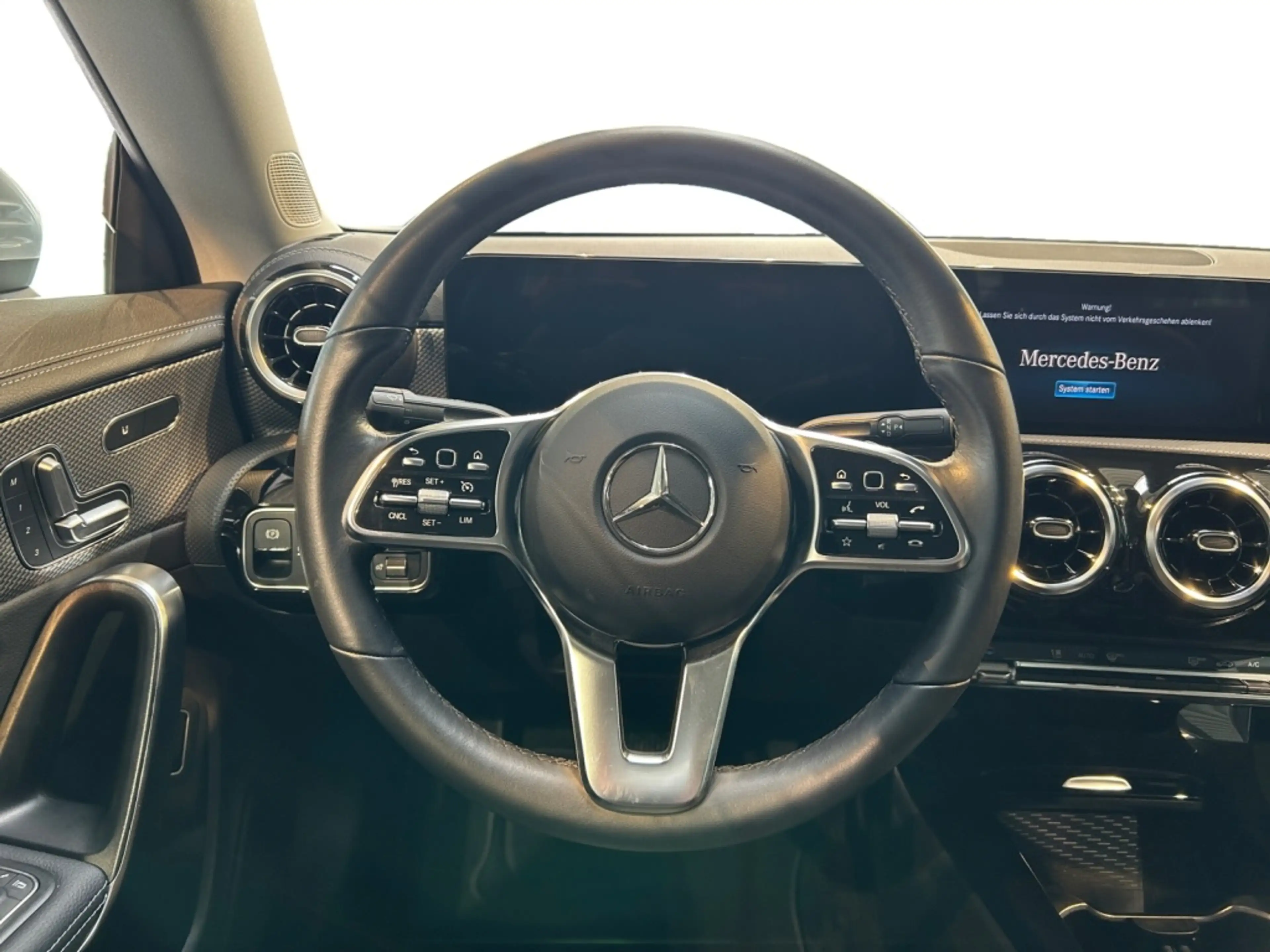 Mercedes-Benz CLA 180 Coupe Progressive MBUX+Progressive+Wide — photo 13