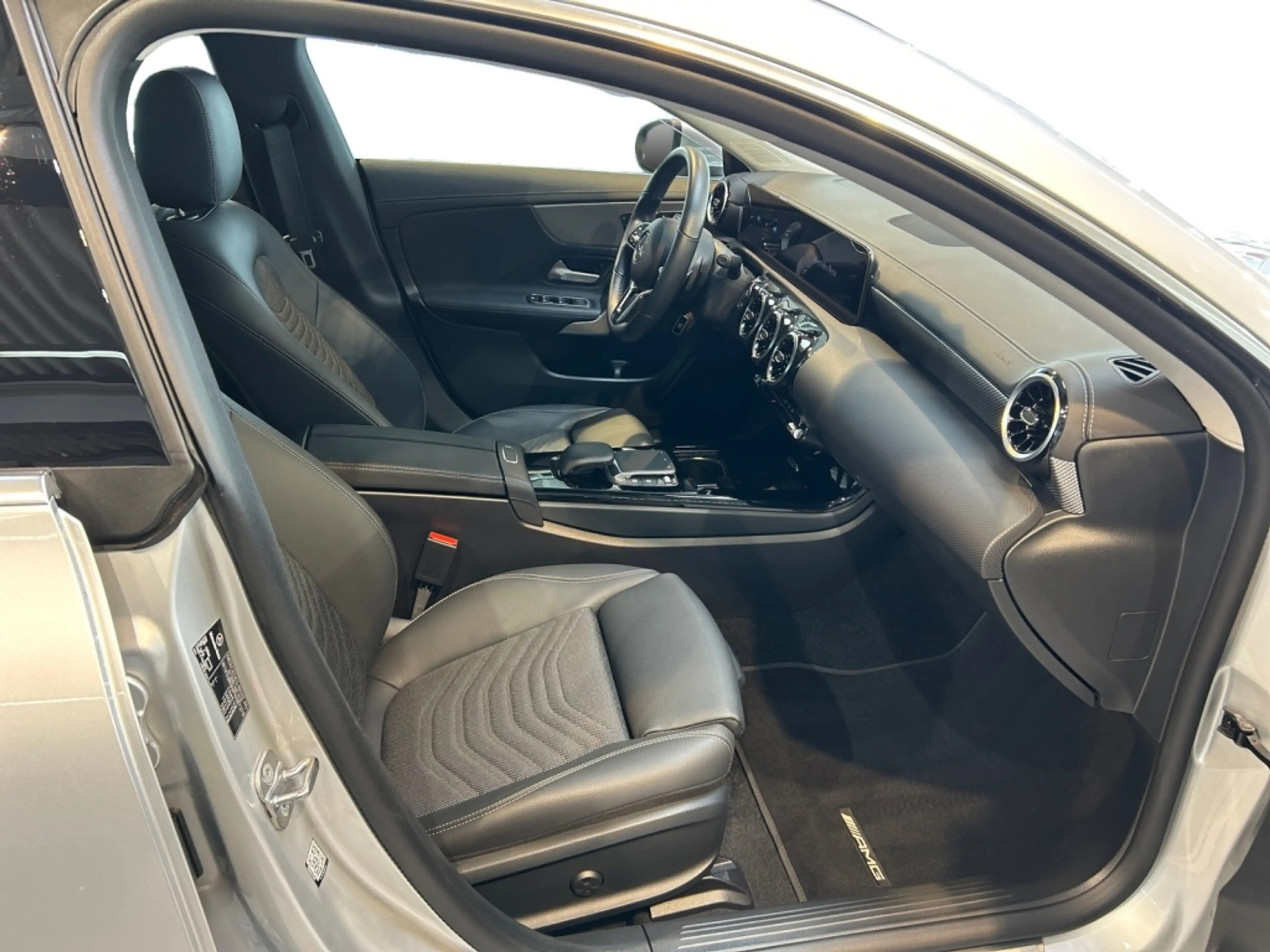 Mercedes-Benz CLA 180 Coupe Progressive MBUX+Progressive+Wide — photo 10