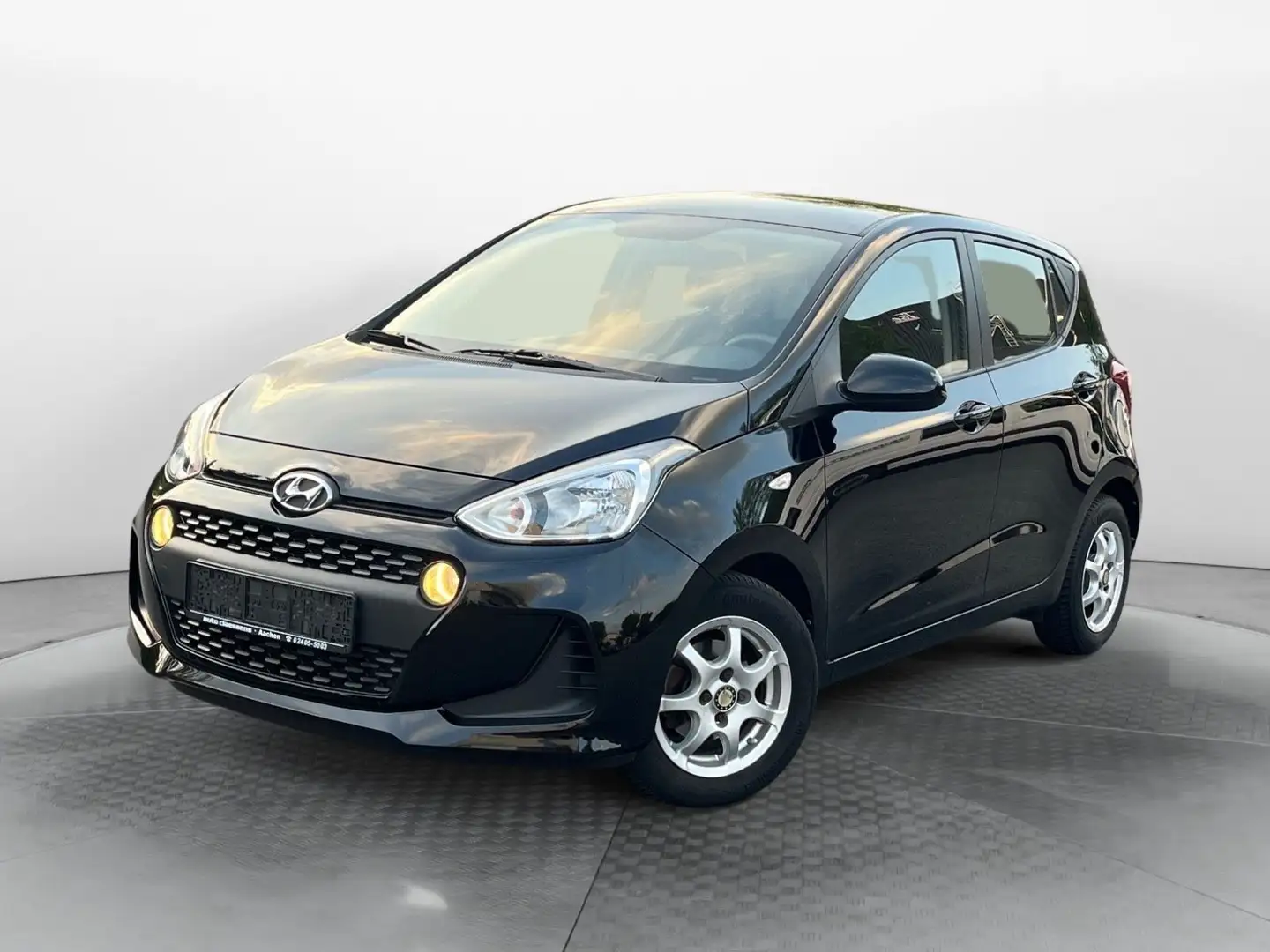 Hyundai i10 1.2 Style AUTOMATIK*KLIMA*RADIO*PDC*TÜV NEU Noir - 1