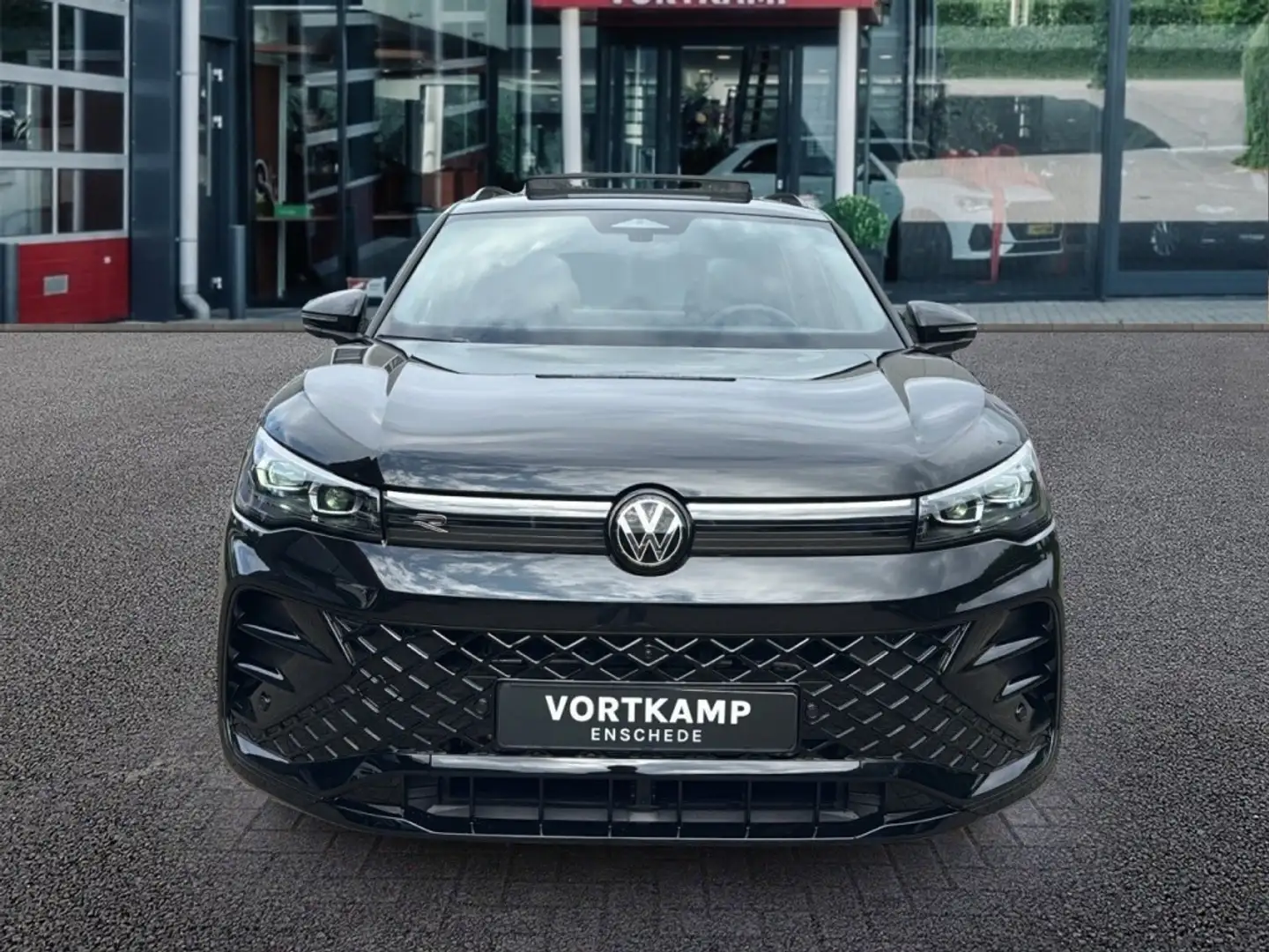 Volkswagen Tiguan 1.5 TSI e-HYBRID 272 PK R-LINE PANO-DAK/CAMERA/TRE Schwarz - 2
