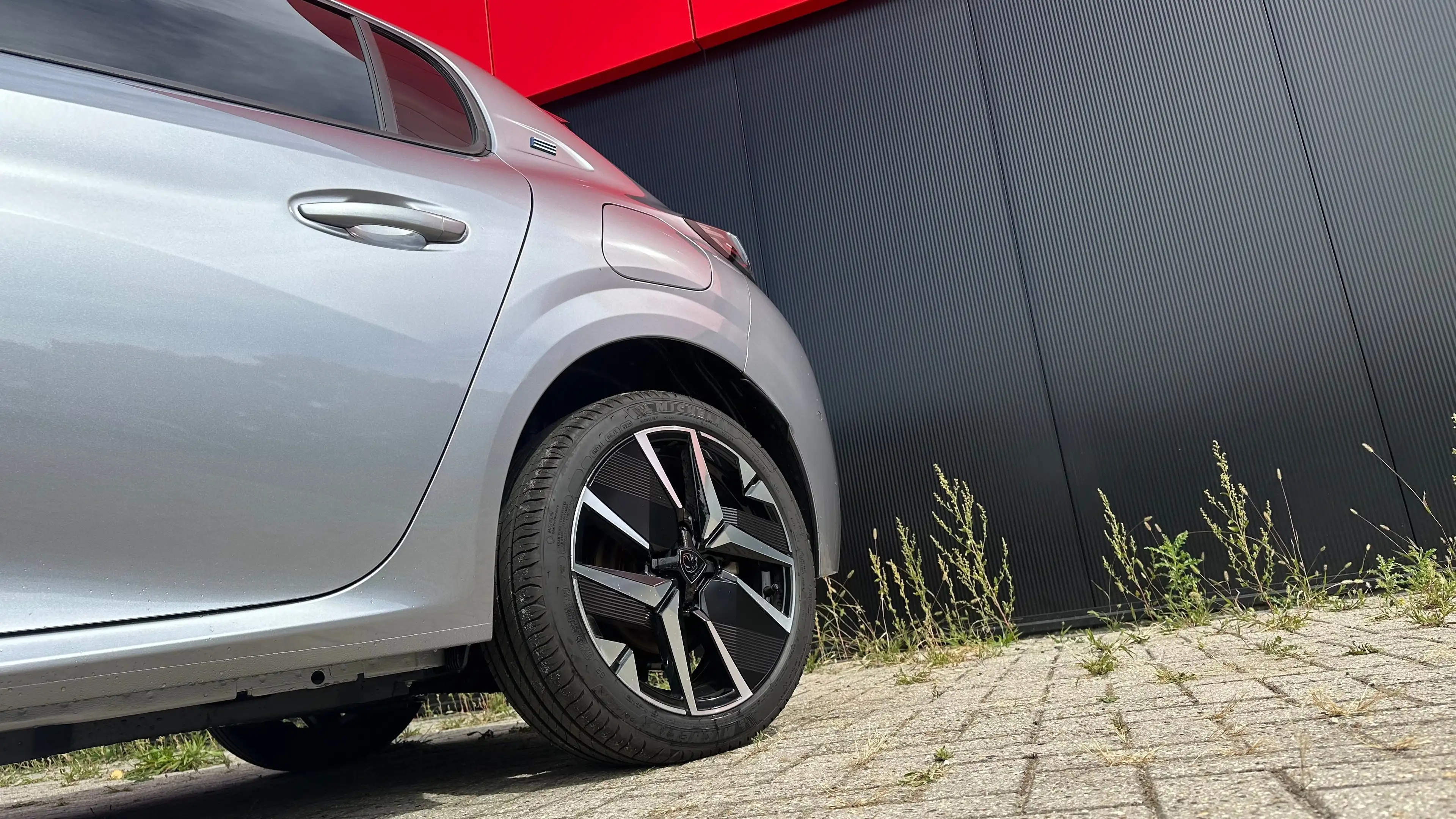 Peugeot e-208 EV Allure Avantage 51 kWh | SOH 99% | Carplay | Na — photo 37
