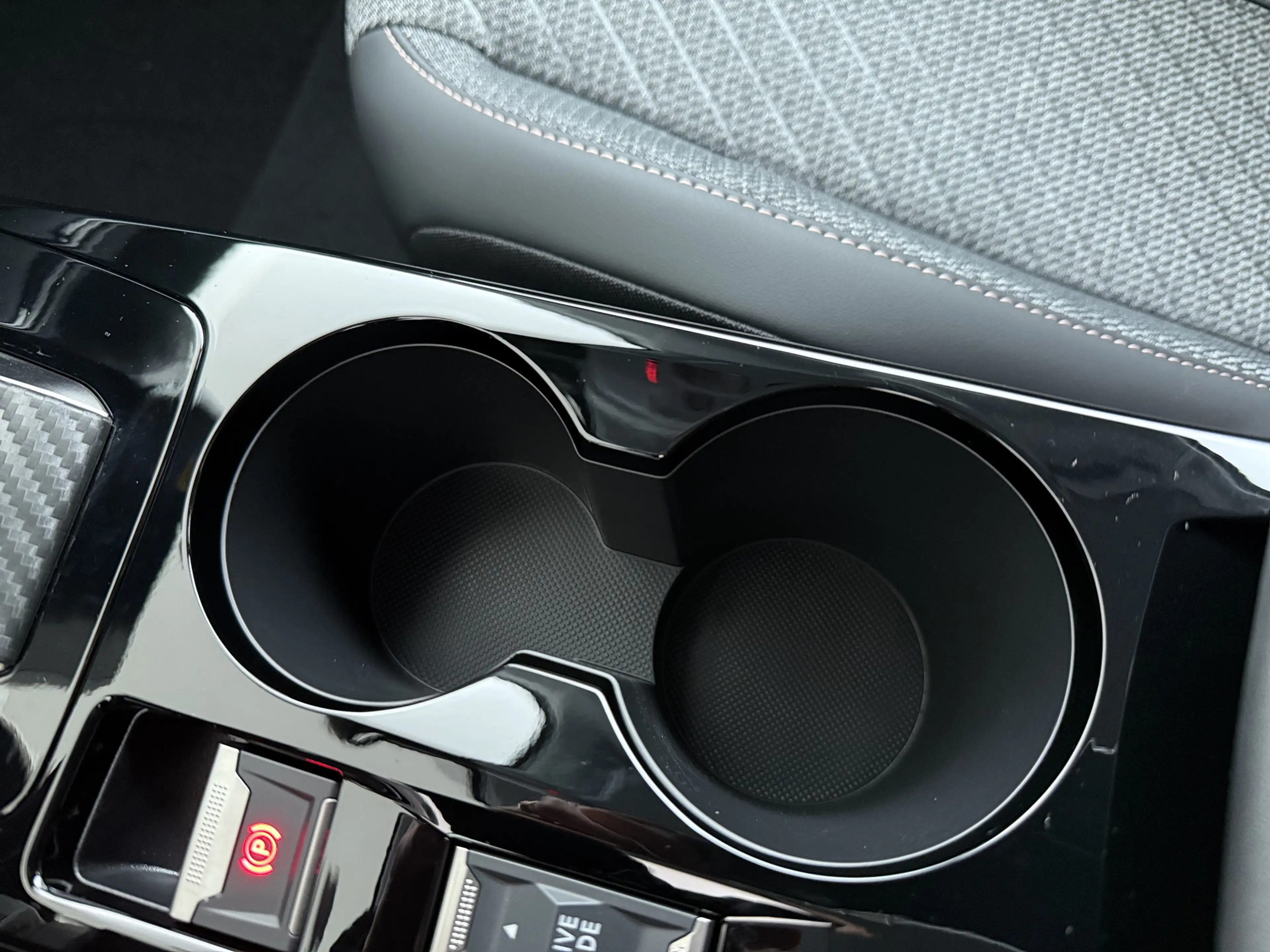 Peugeot e-208 EV Allure Avantage 51 kWh | SOH 99% | Carplay | Na — photo 31