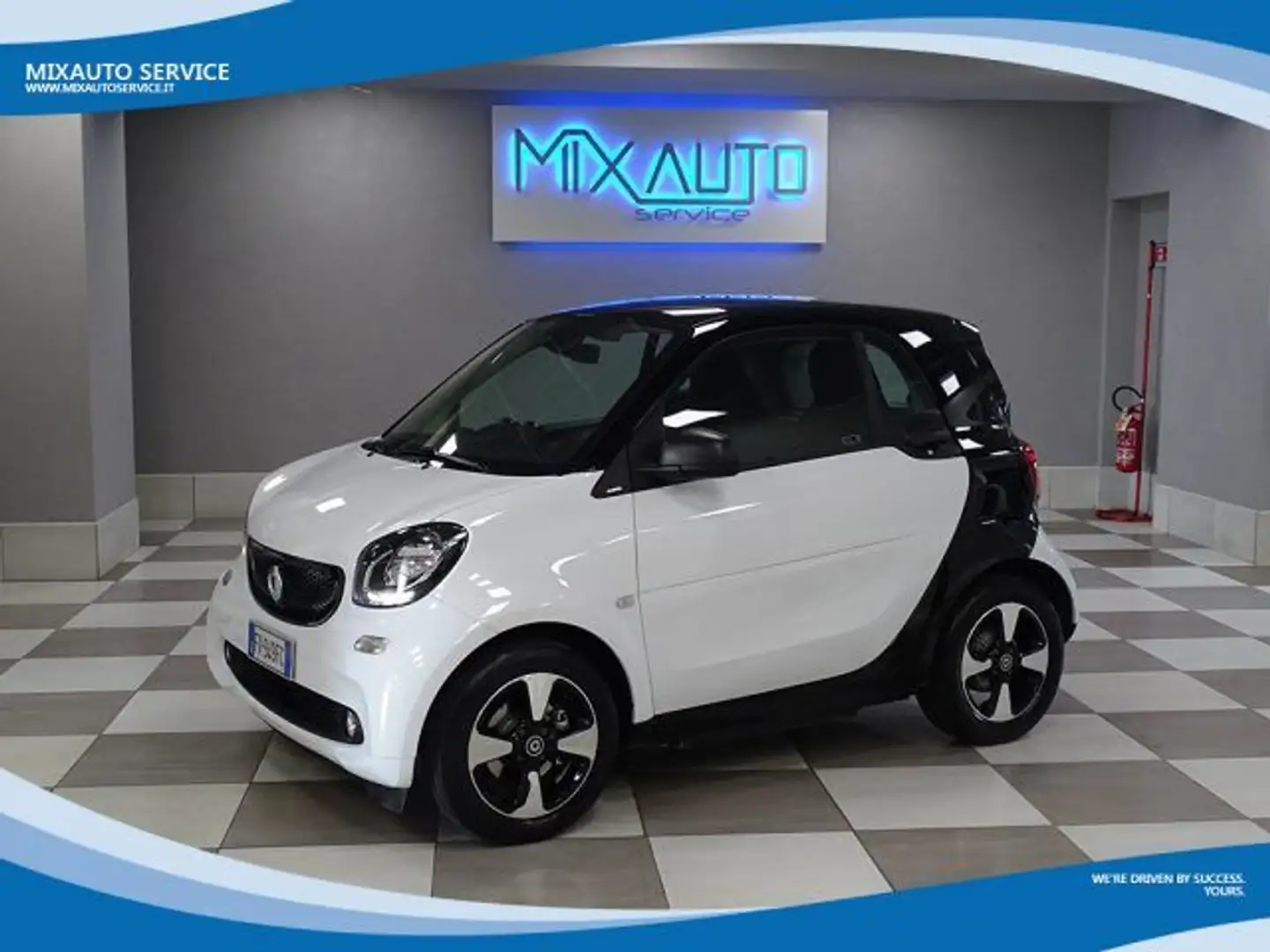 smart forTwo Coupè EQ Passion Blanc - 1