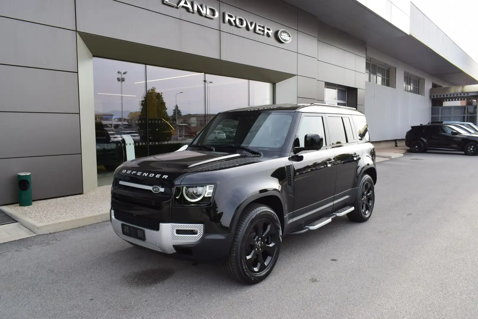 Land Rover Defender Defender 110 3.0D I6 200 CV AWD Auto S AUTOCARRO Nero - 1
