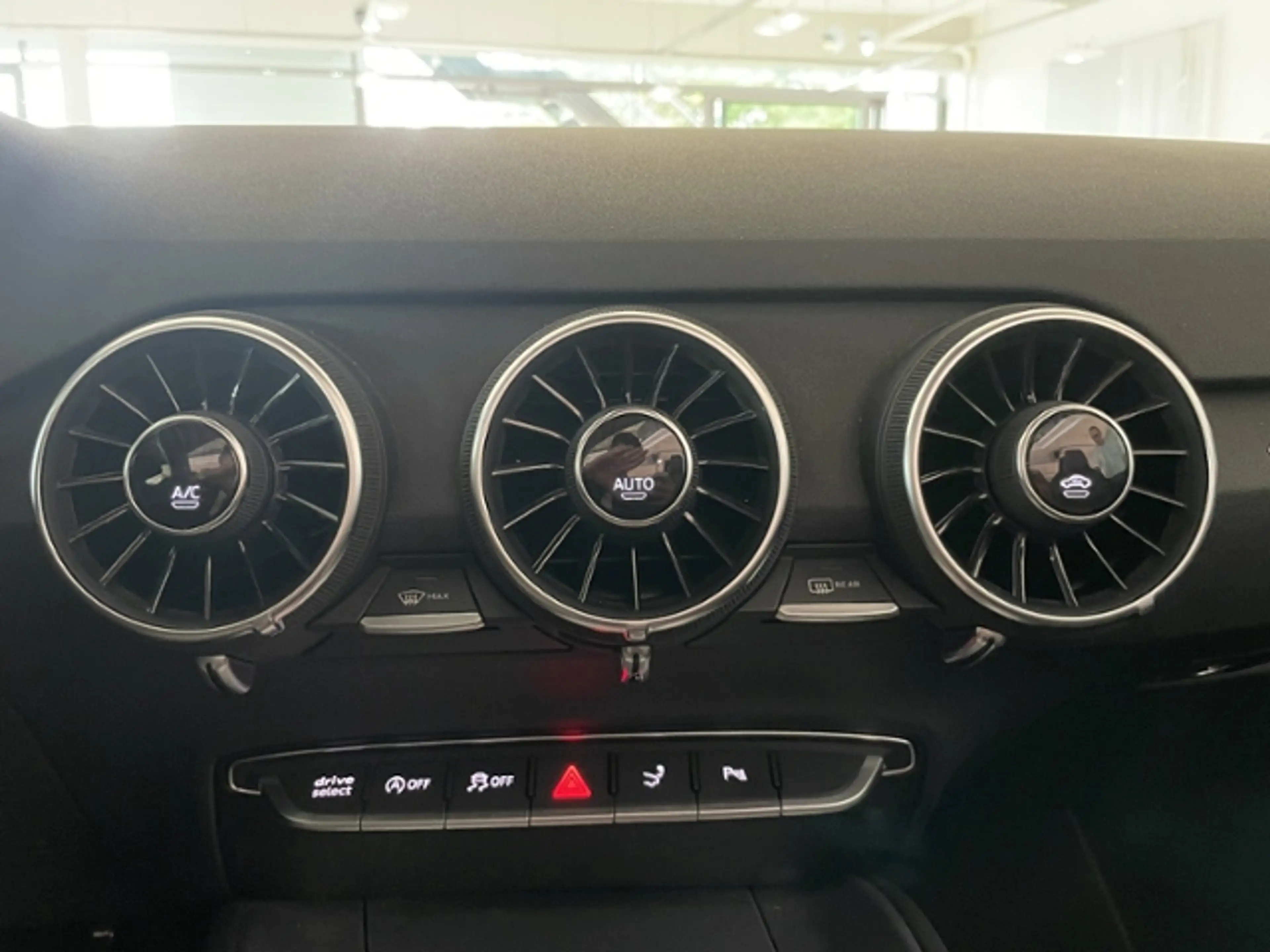Audi TT Roadster 40 2.0 s-tronic S-line +NAV+PDC — photo 11
