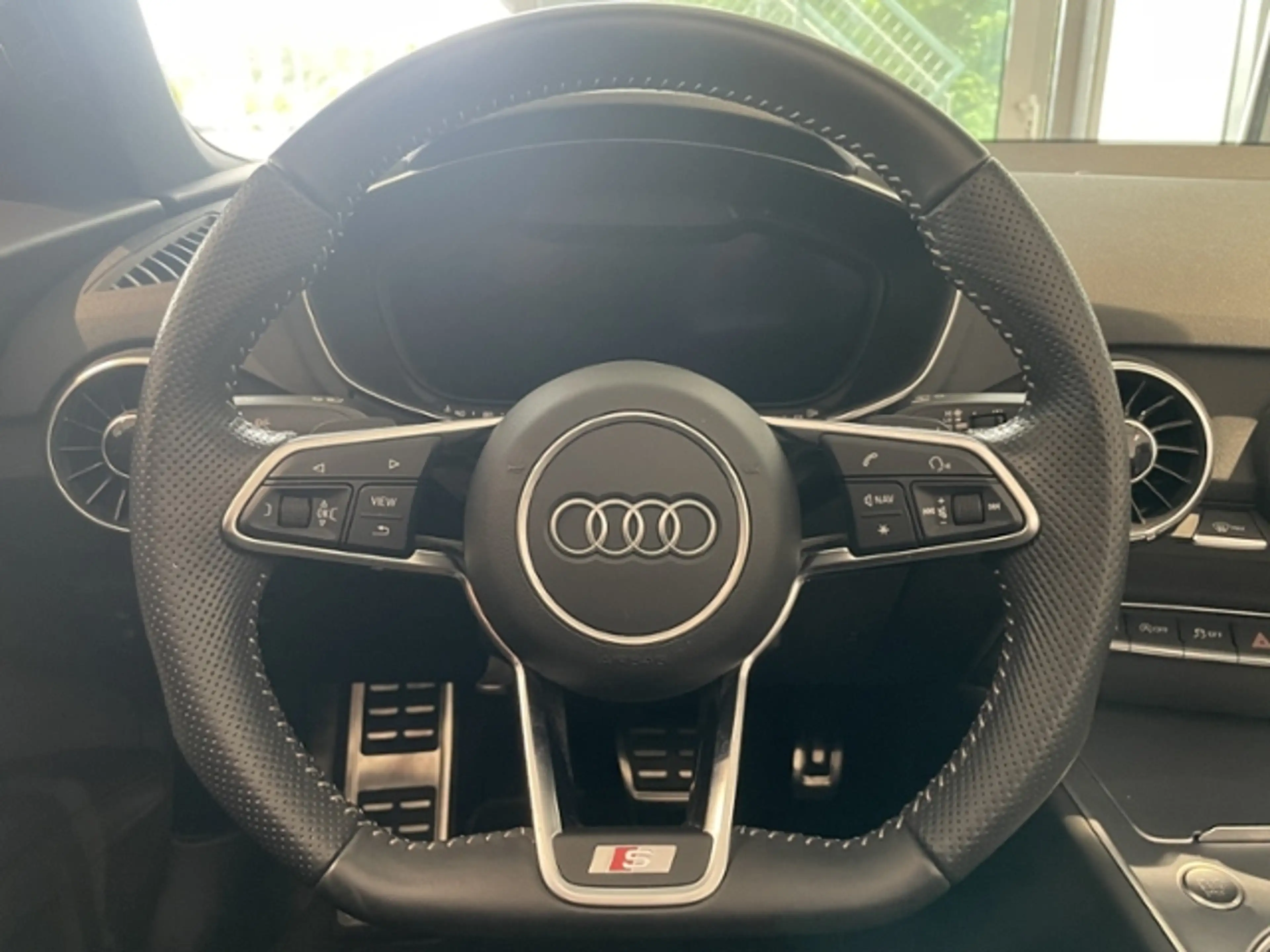 Audi TT Roadster 40 2.0 s-tronic S-line +NAV+PDC — photo 12