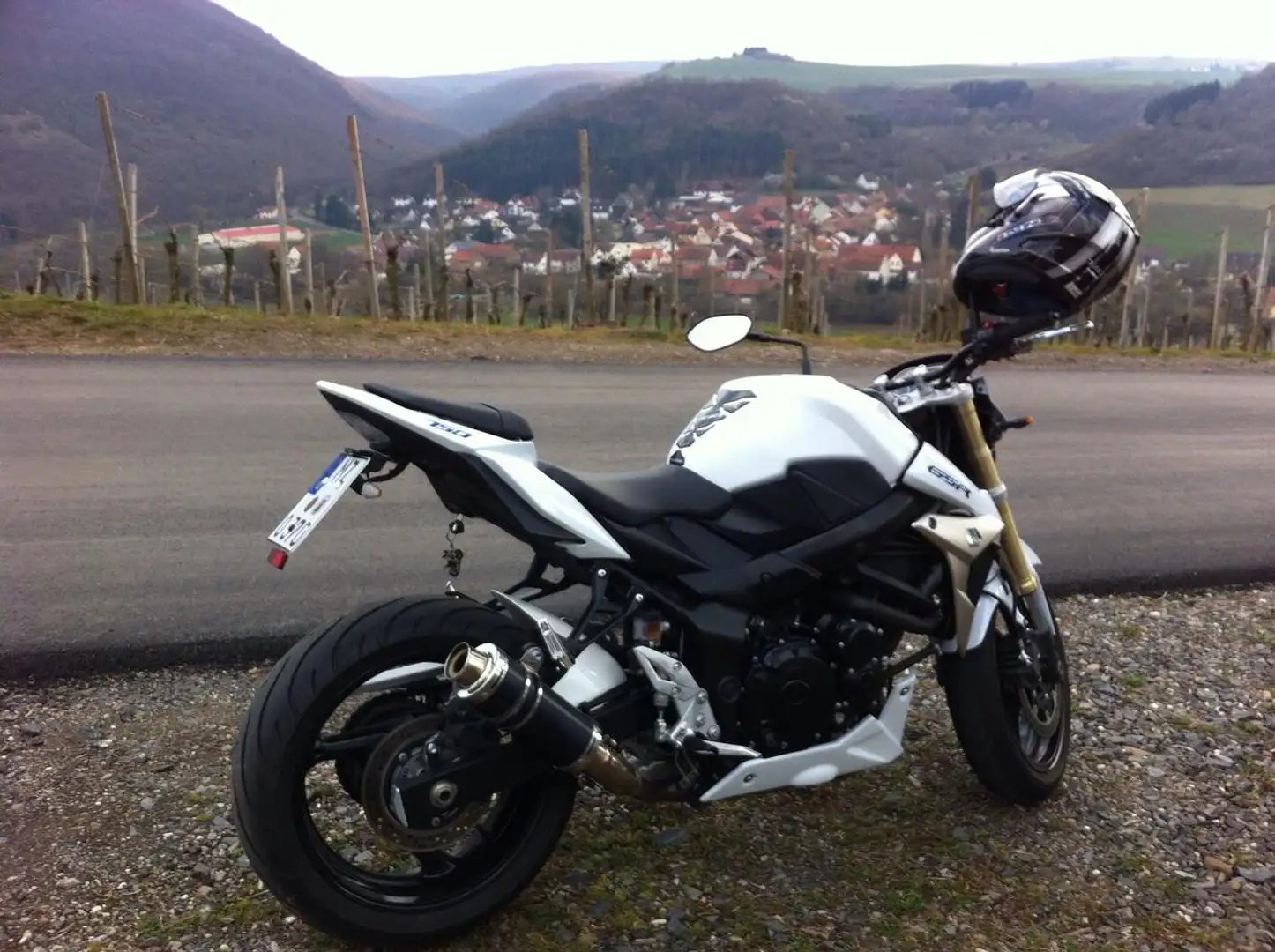 Suzuki GSR 750 A L2 | 1. Hand Bílá - 1