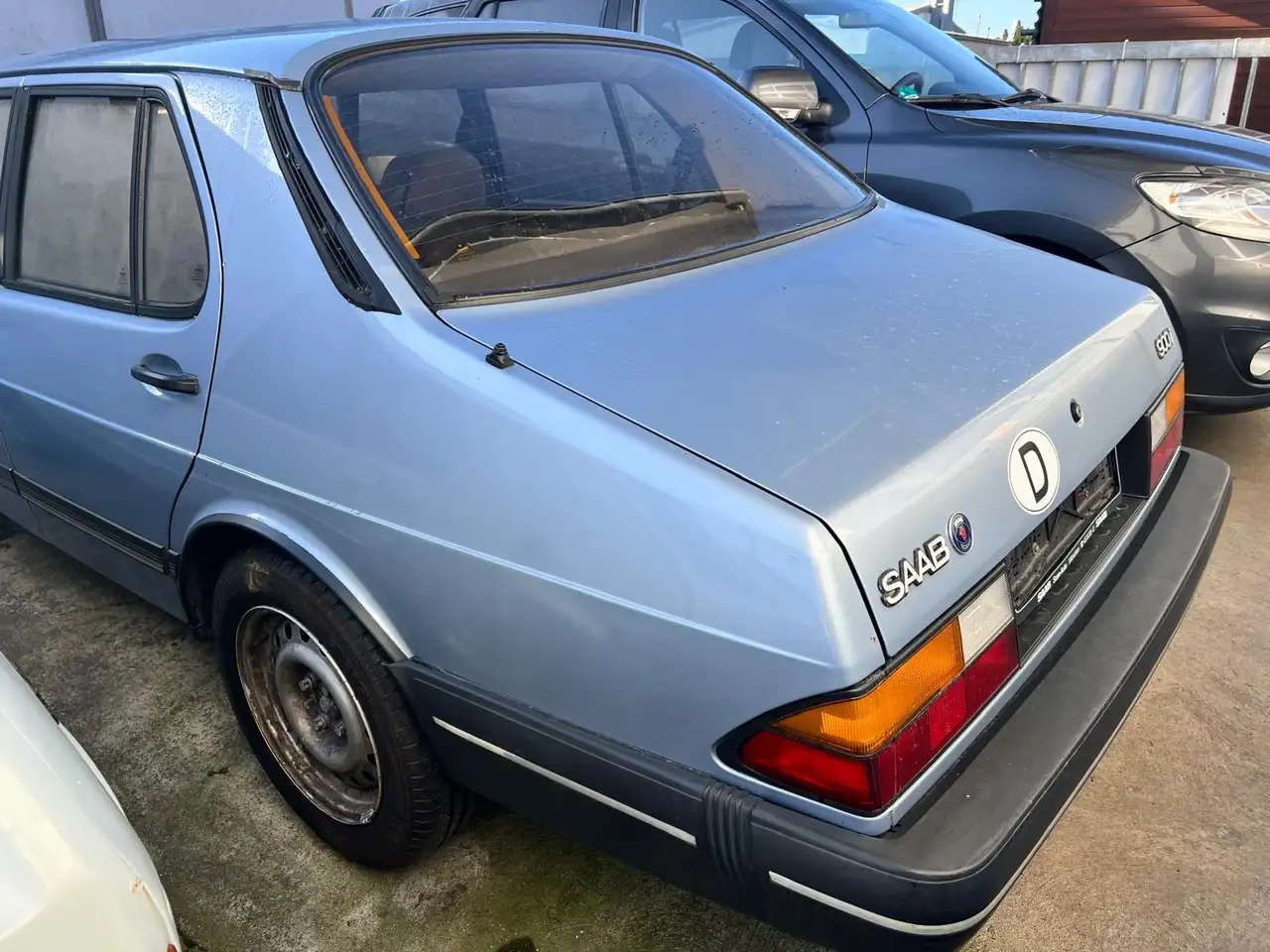 Saab 900 i, foto 5