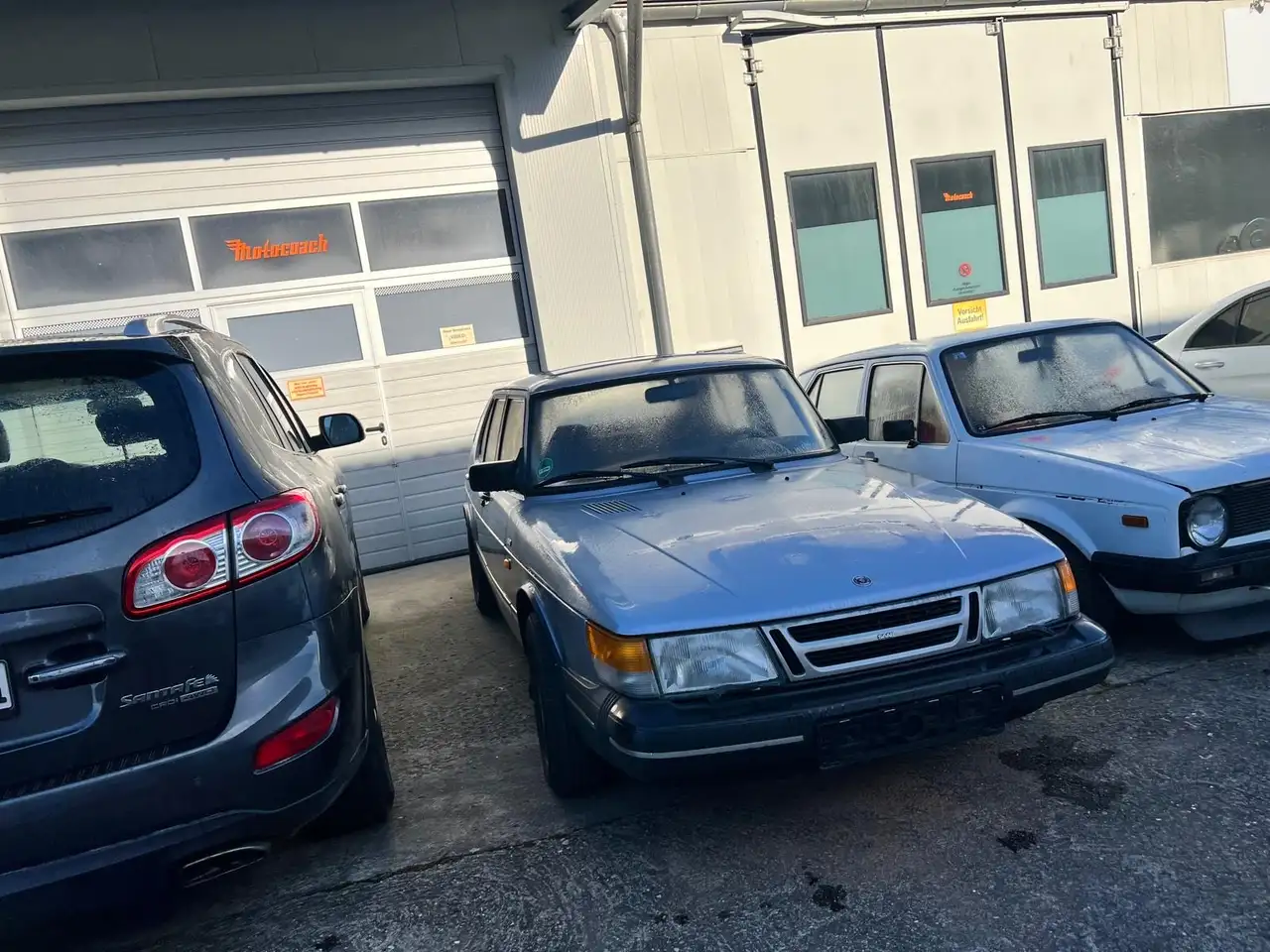 Saab 900 i, foto 2