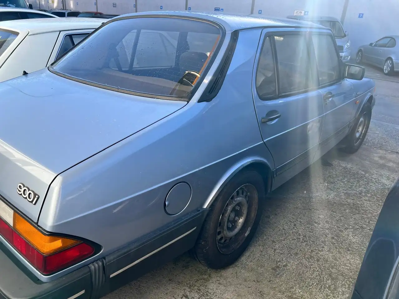Saab 900 i, foto 3