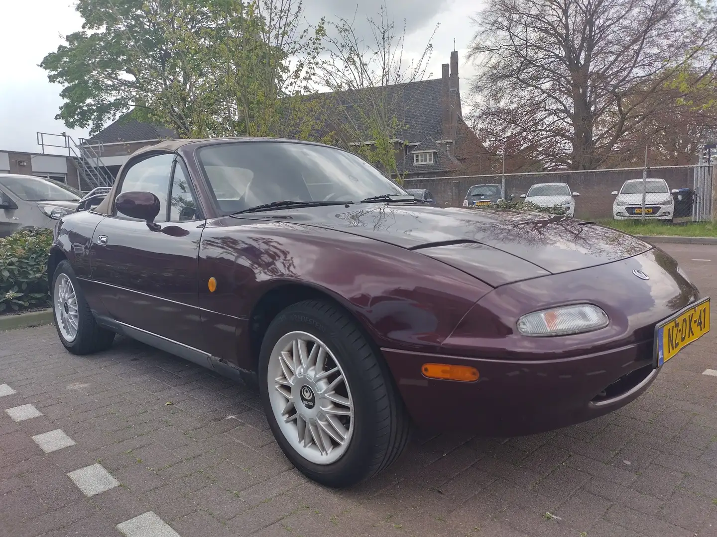Mazda MX-5 16V, art vin limited edition. nr4 uit 39. Червоний - 1