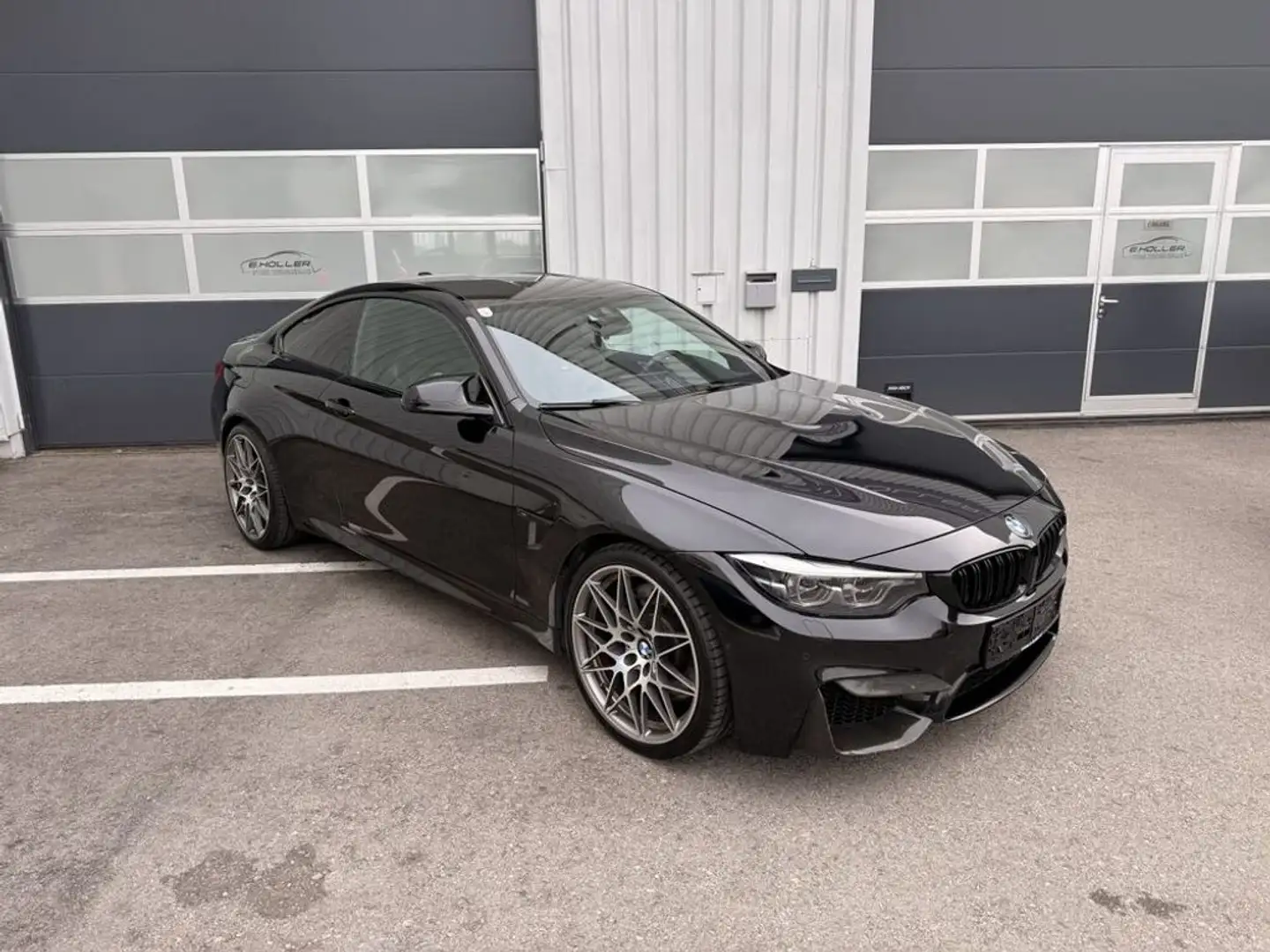 BMW M4 Competition Schwarz - 2