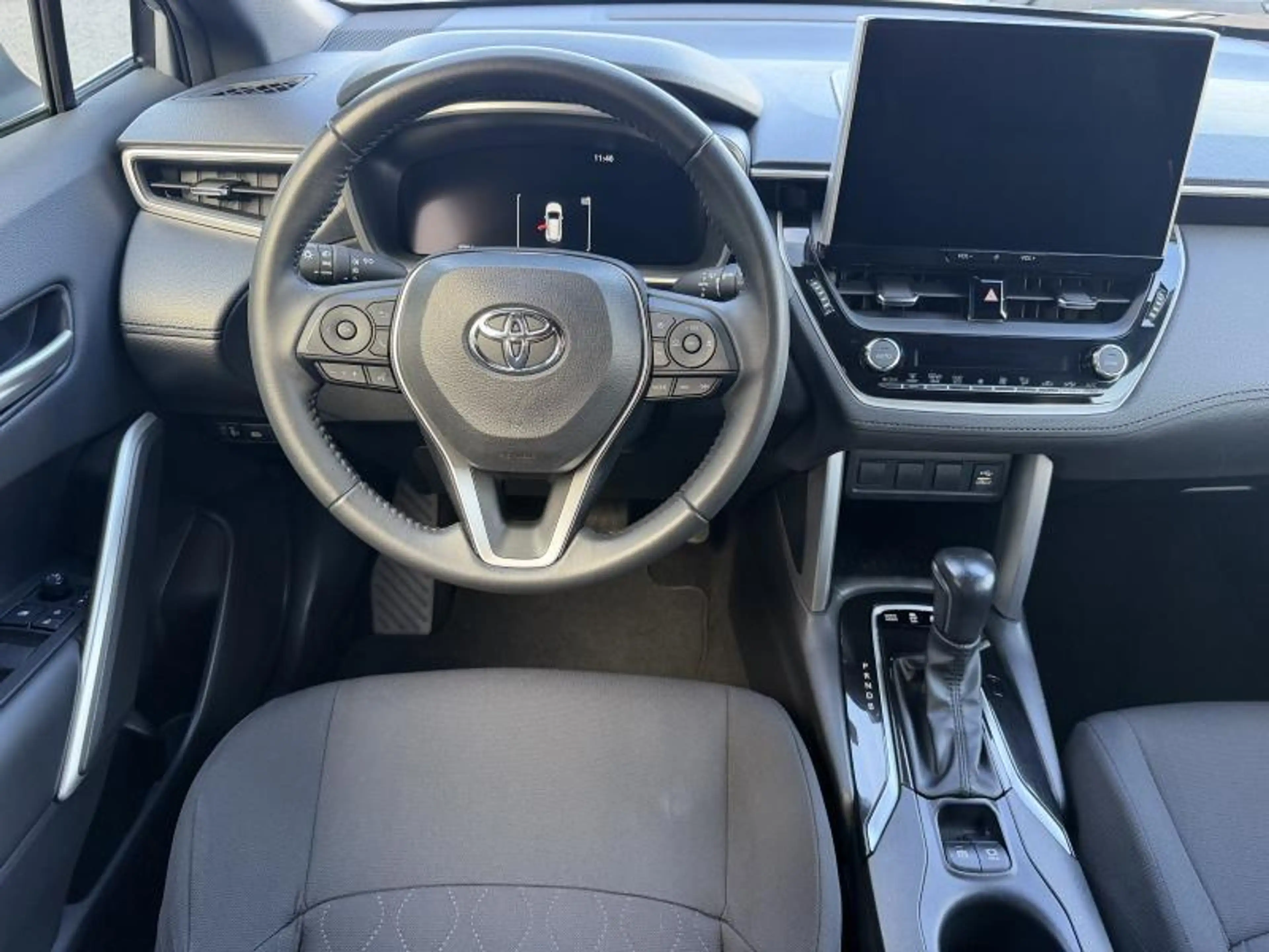 Toyota Corolla Cross Dynamic — photo 4