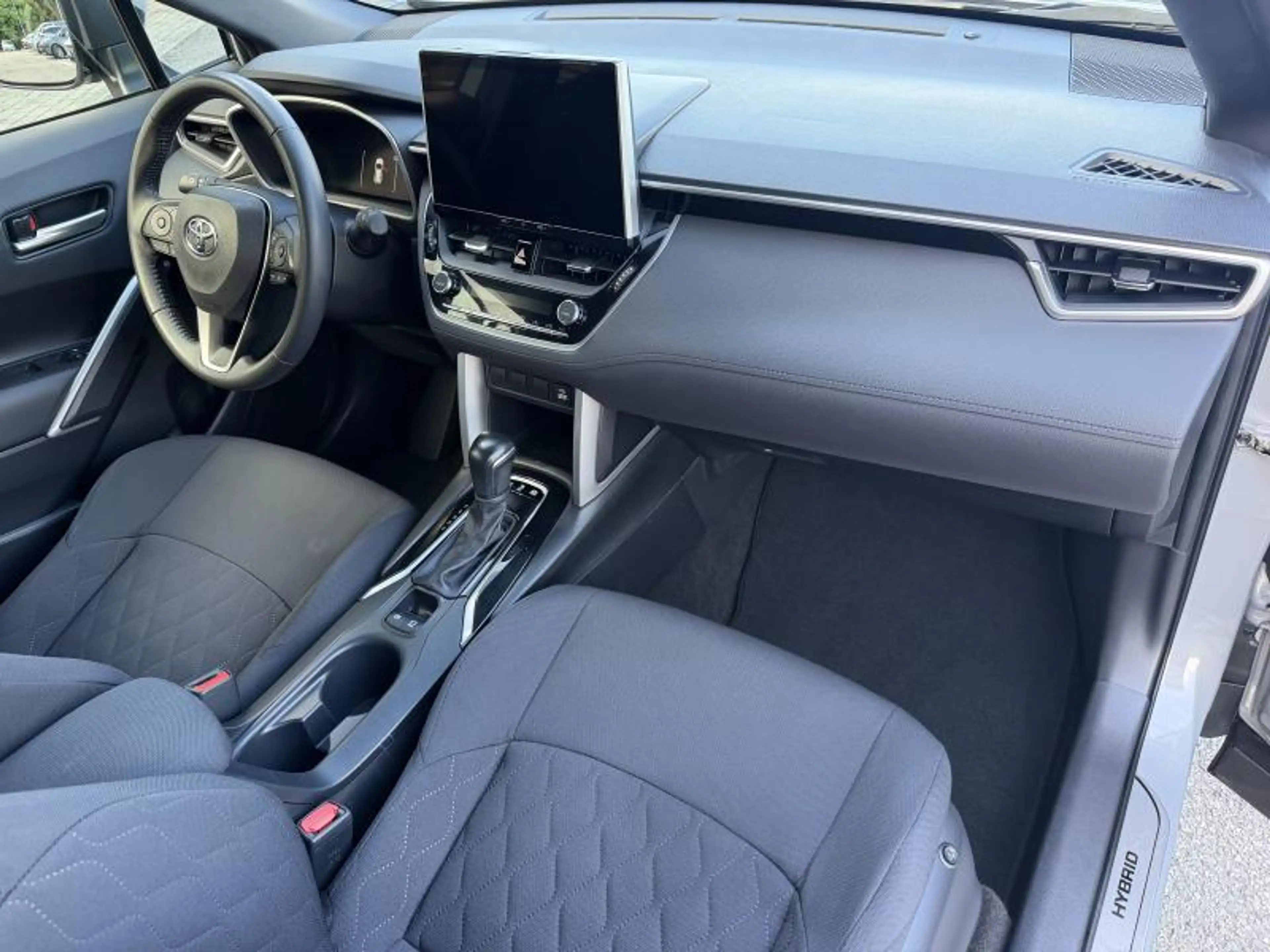 Toyota Corolla Cross Dynamic — photo 13