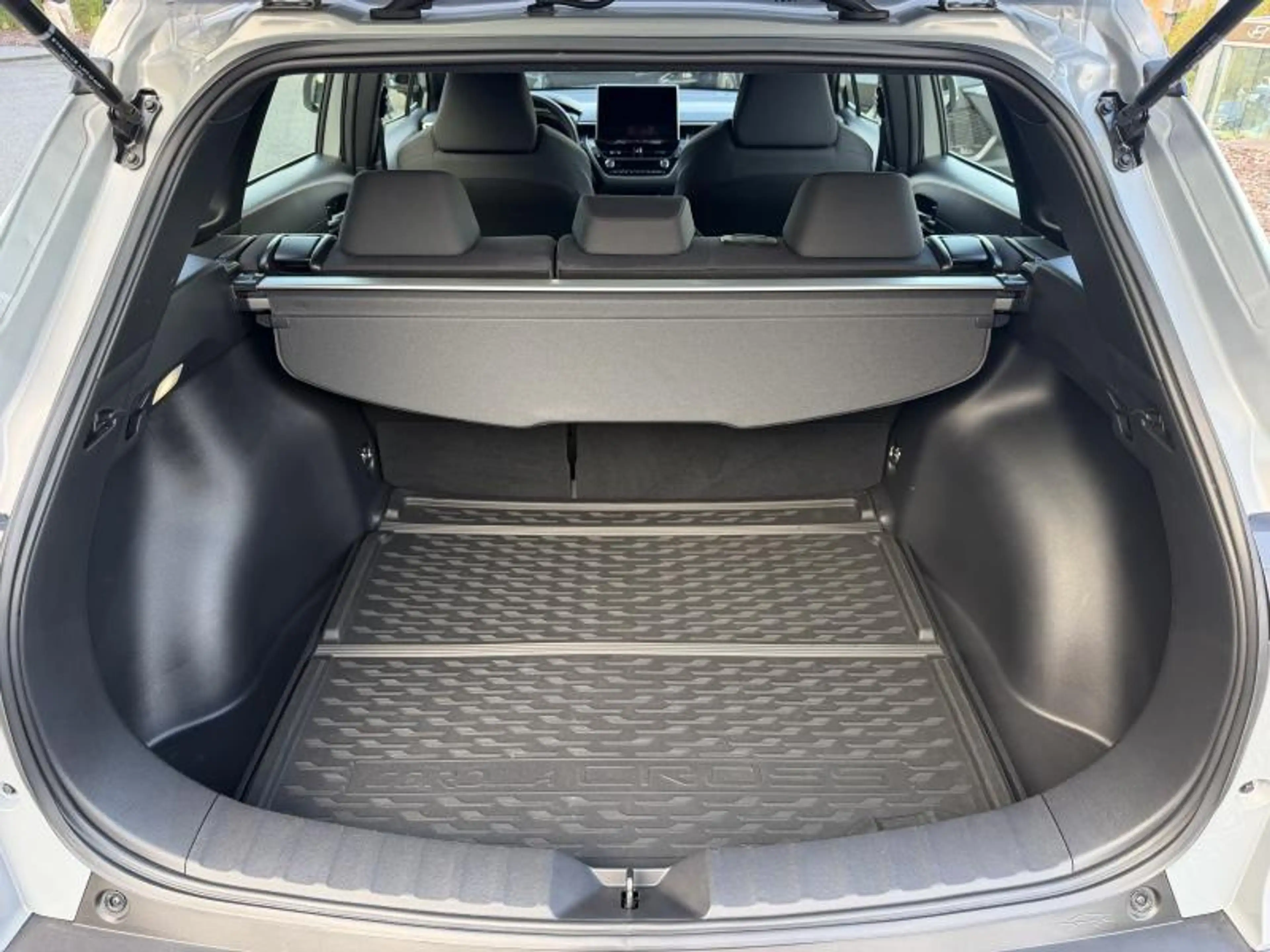 Toyota Corolla Cross Dynamic — photo 14