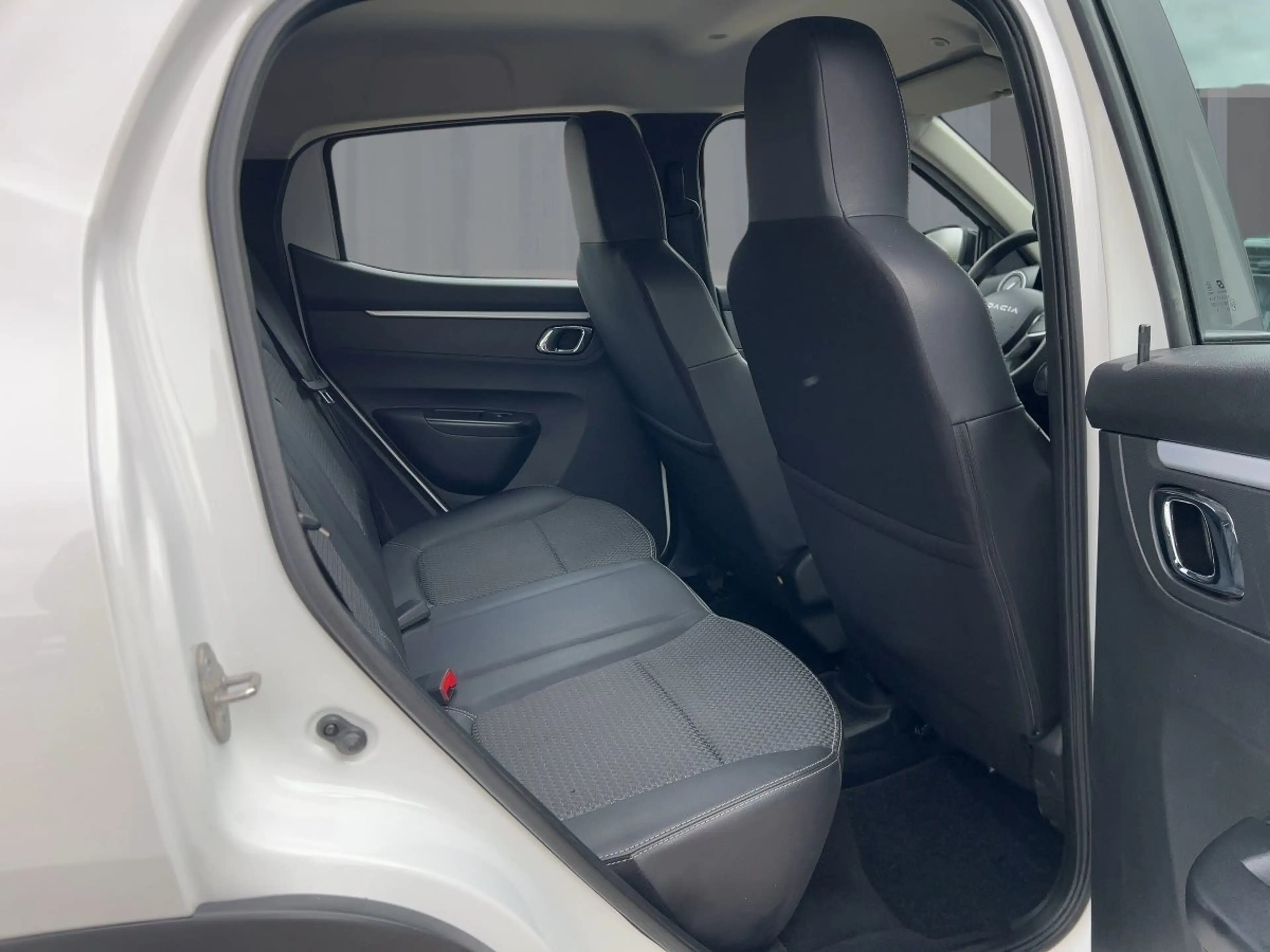 Dacia Spring Electric 45 Essential — photo 9