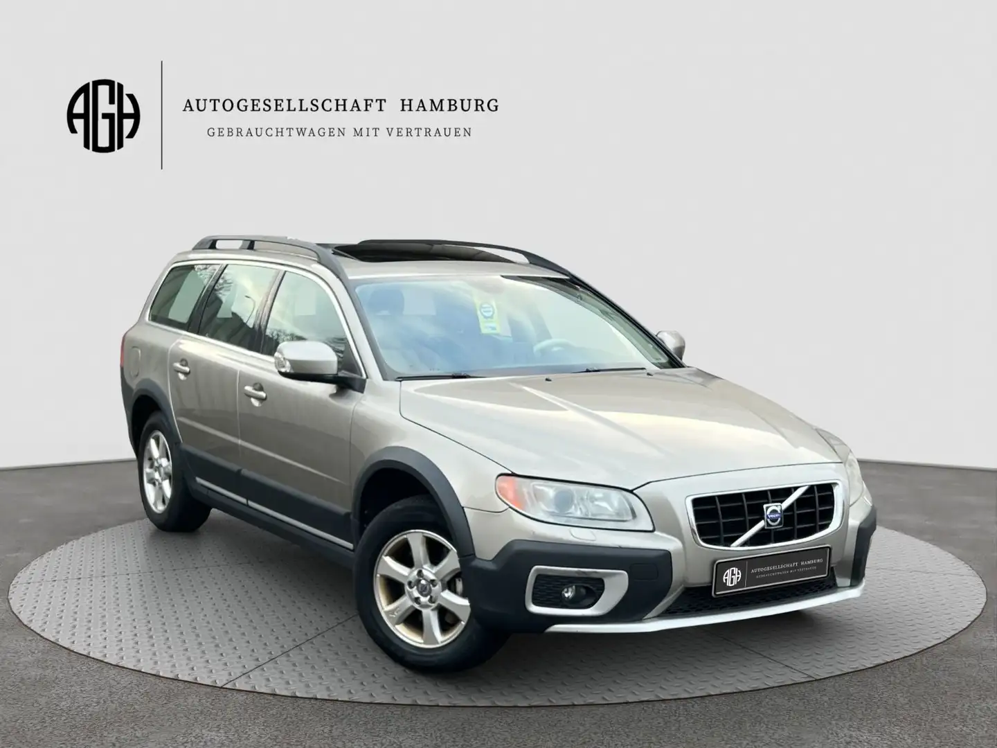 Volvo XC70 Summum D5 AWD*Wie 150TKM*1.Hand*SitzKlima* Plateado - 1
