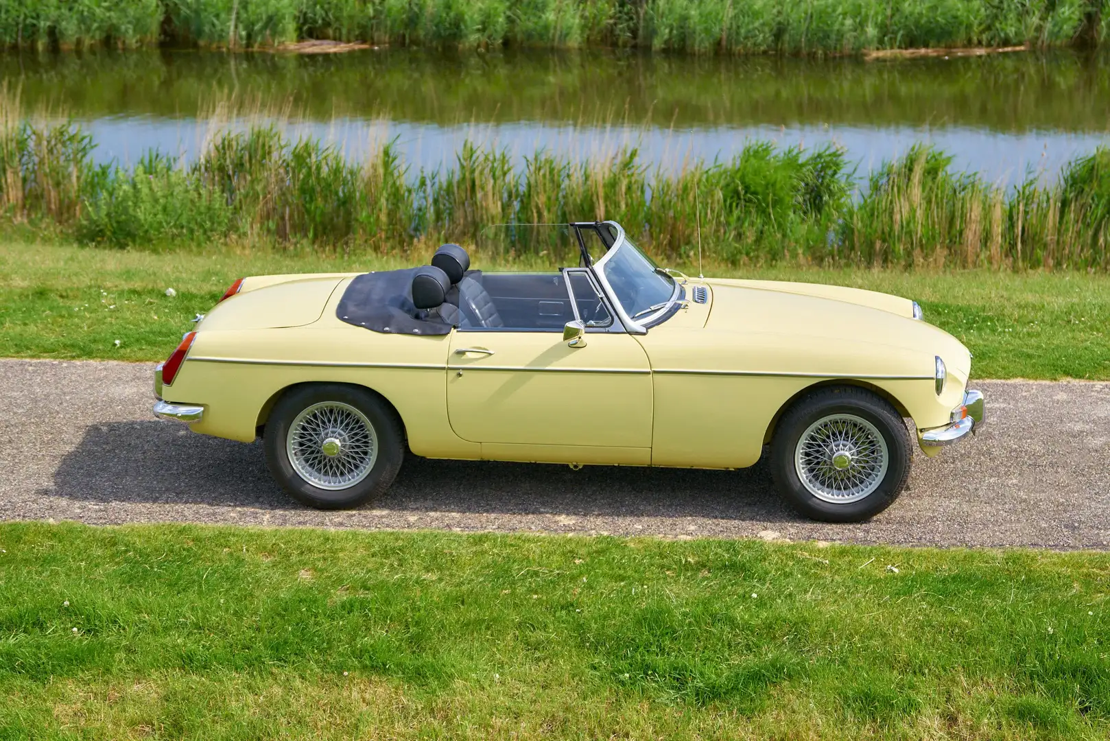 MG MGB 1.8 Roadster Overdrive Gelb - 2